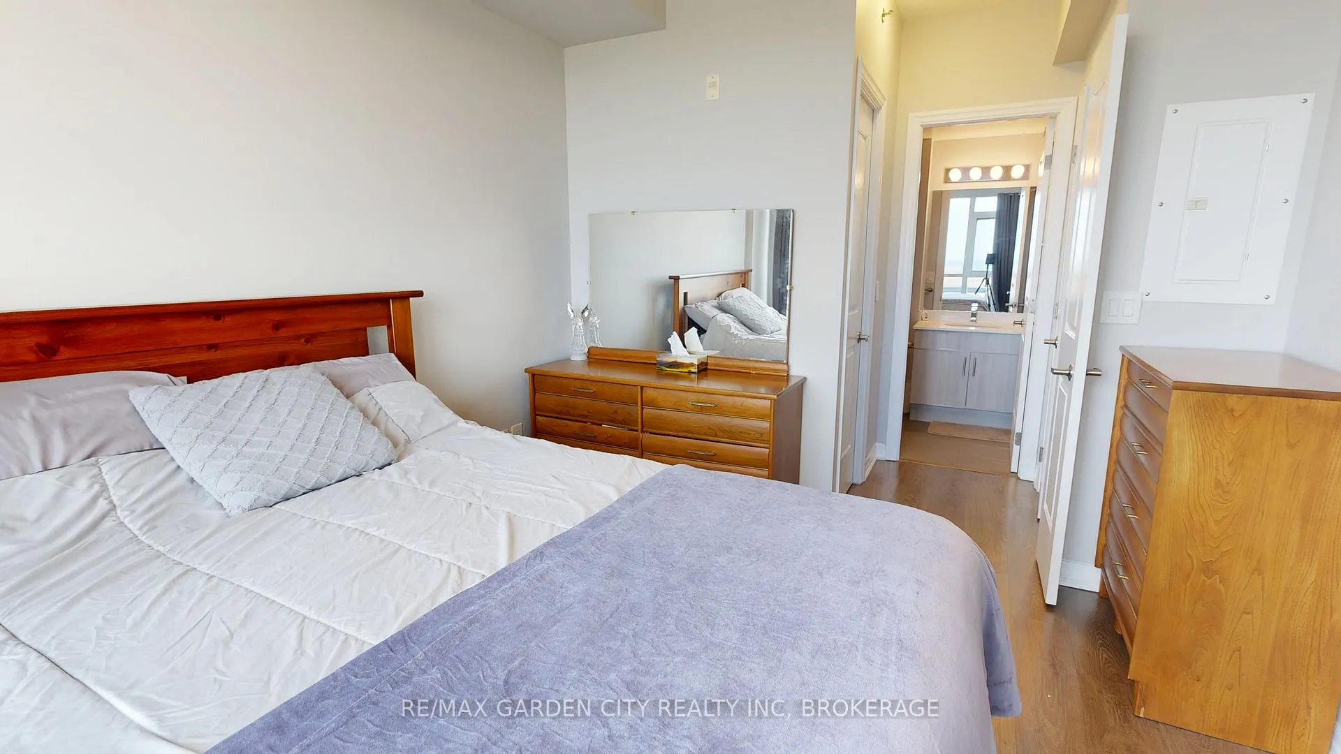 Photo 35 of Unit 304, 560 North Service Road, Grimsby, Grimsby Beach — HOMEH