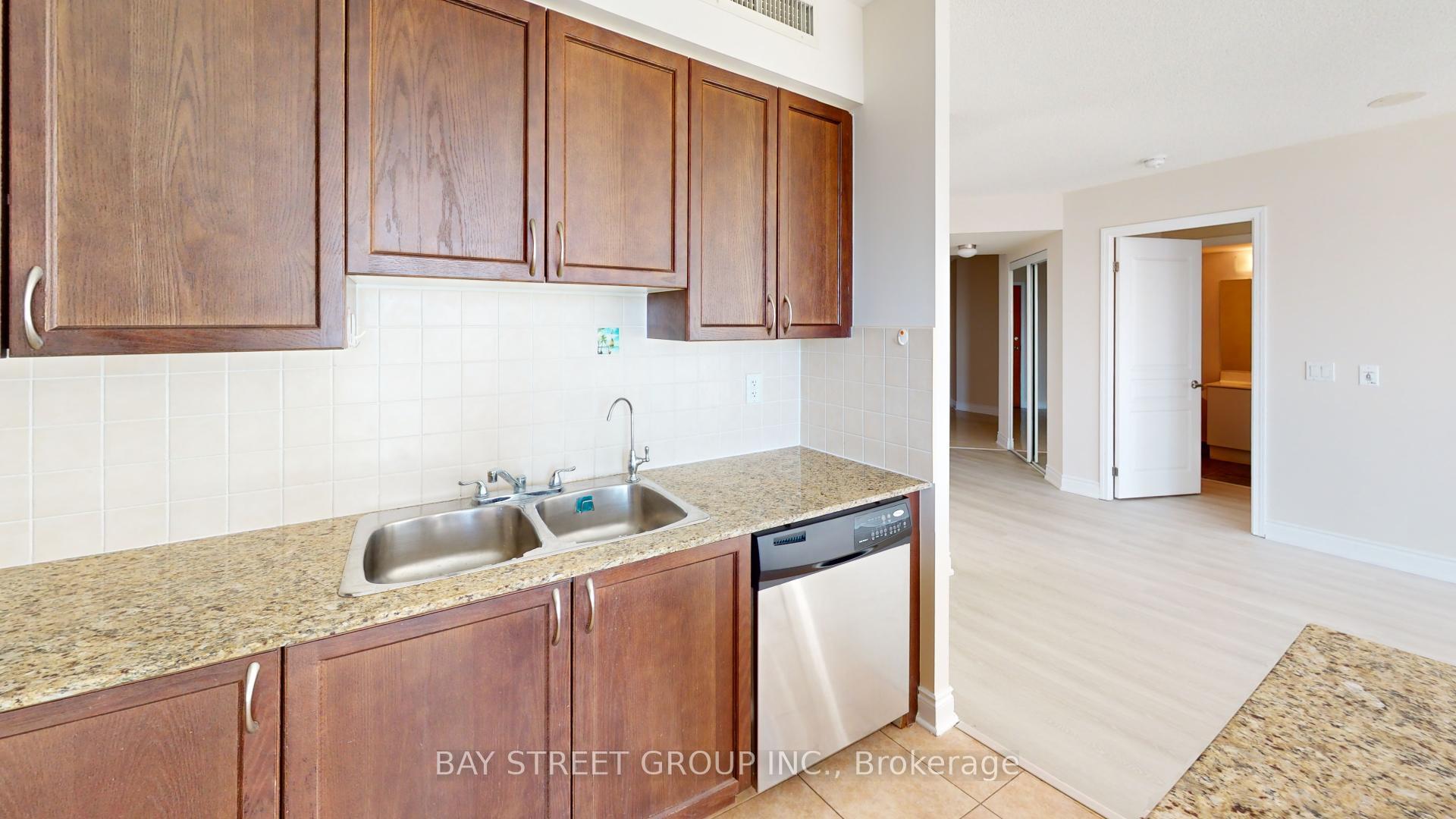 Photo 6 of Unit 705, 75 South Town Centre Boulevard, Markham, Unionville — HOMEH