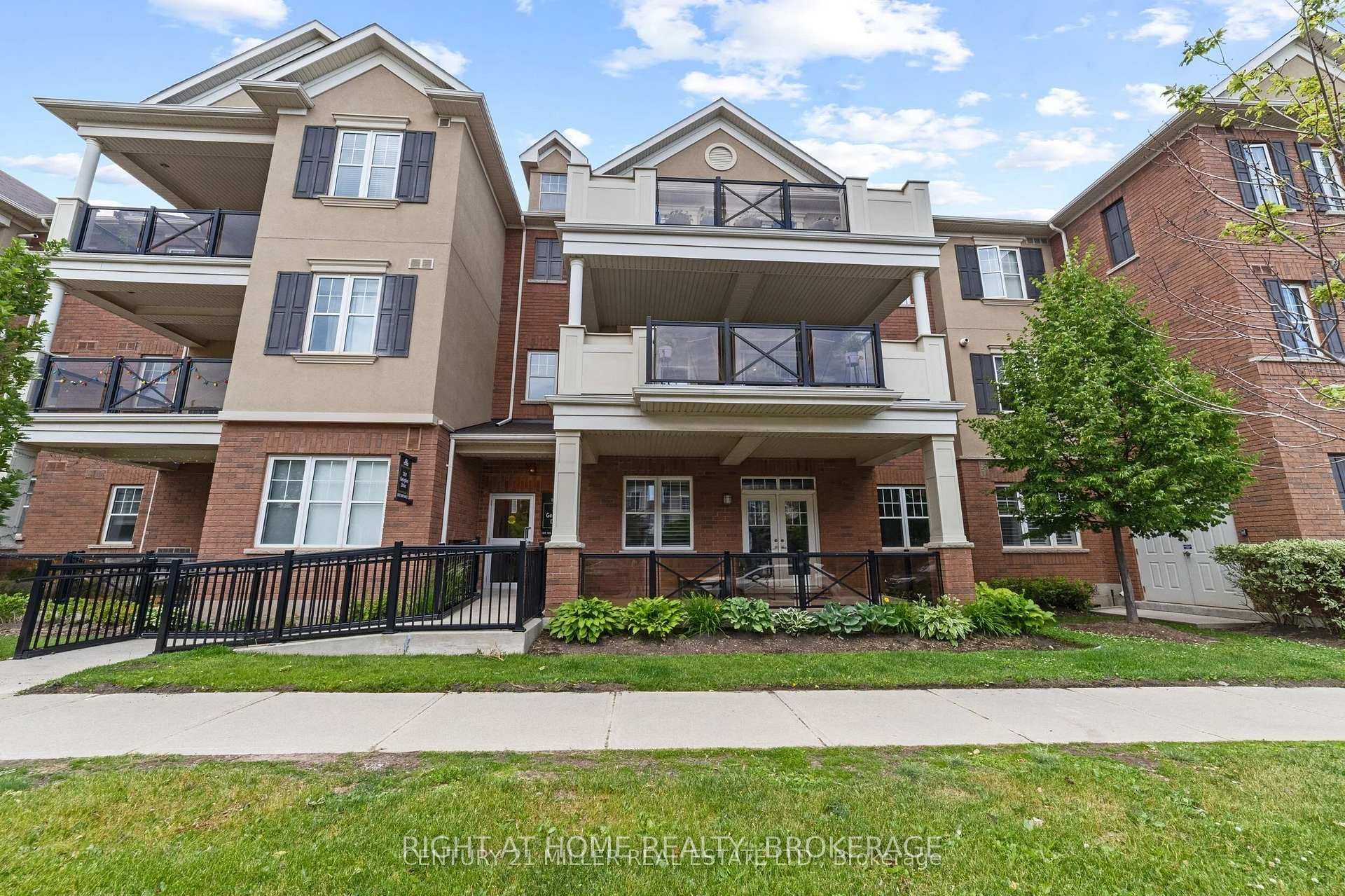 Front of Unit 302, 263 Georgian Drive