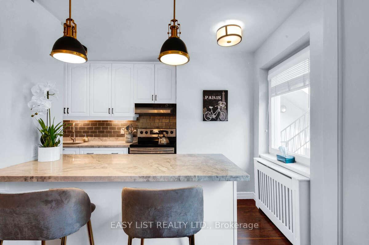 Photo 4 of Unit 15, 2368 Queen Street E, Toronto, The Beaches — HOMEH