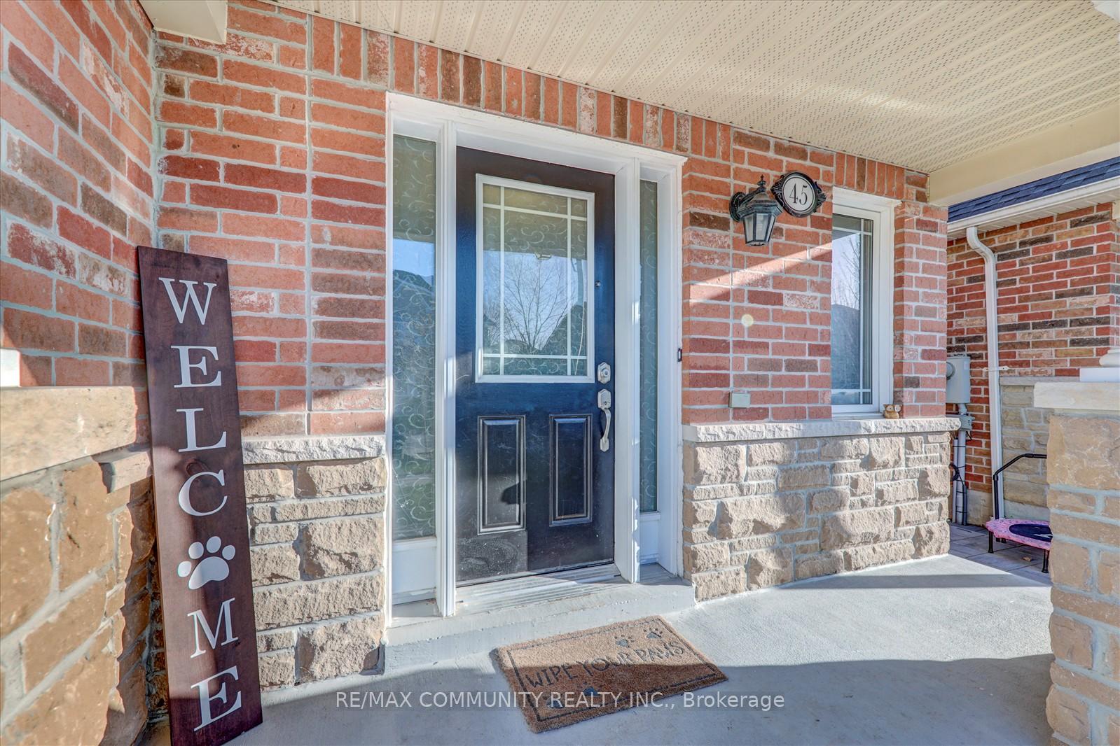 Photo 5 of 45 Barden Crescent, Ajax, Northeast Ajax — HOMEH