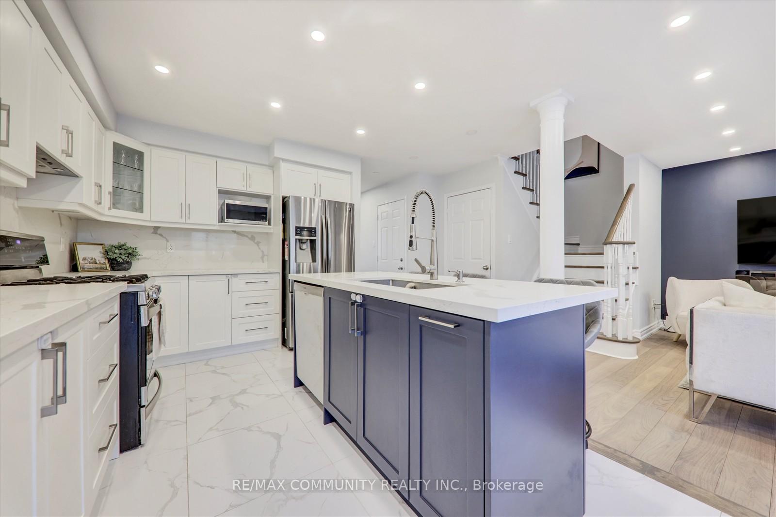 Photo 8 of 45 Barden Crescent, Ajax, Northeast Ajax — HOMEH