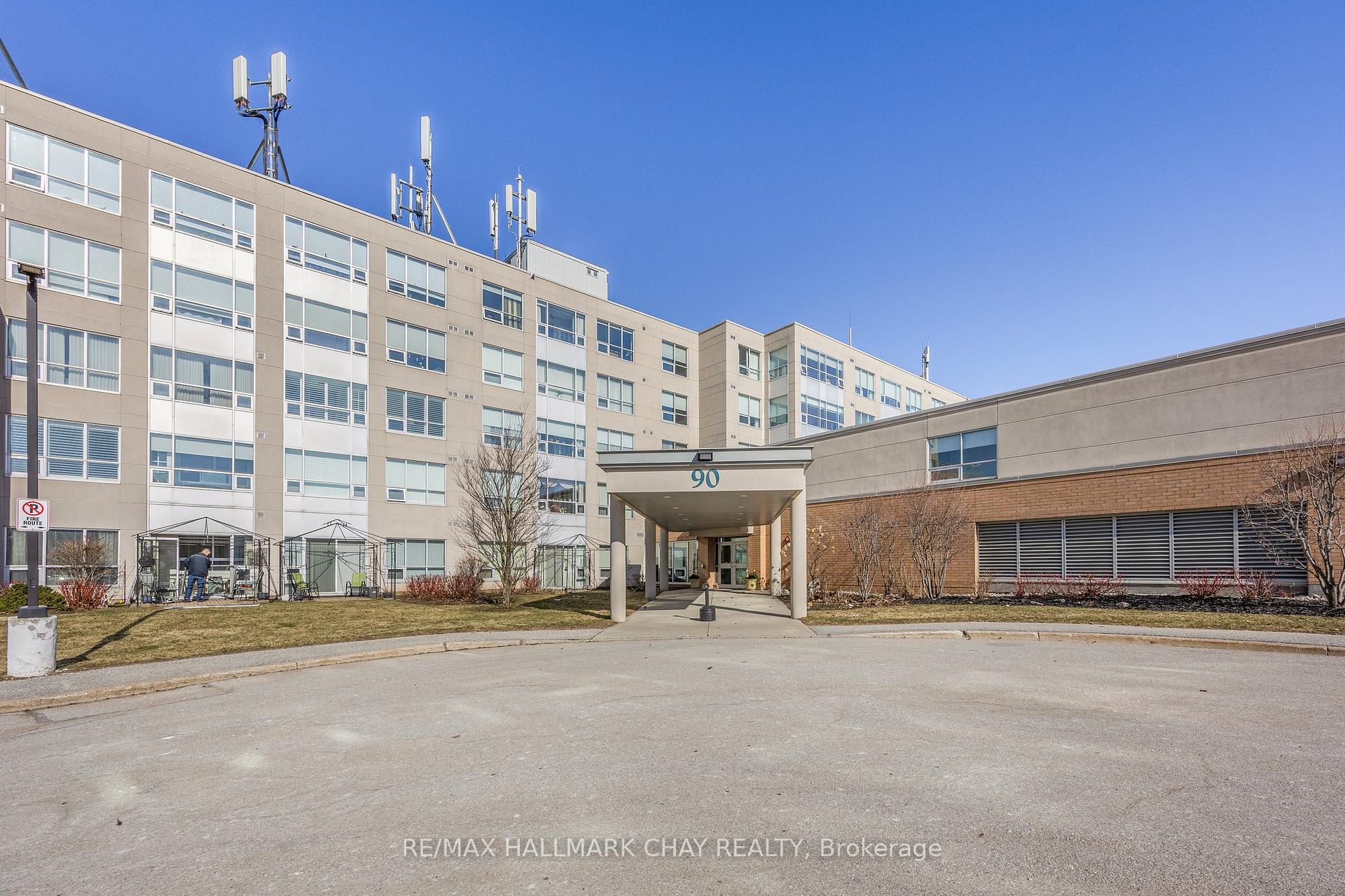 Front of Unit 412, 90 Dean Avenue