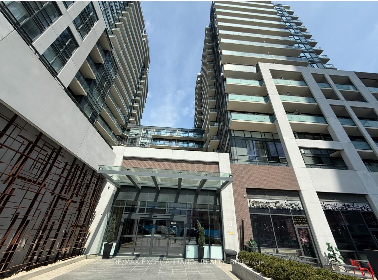 Front of Unit 1103, 460 Adelaide Street E