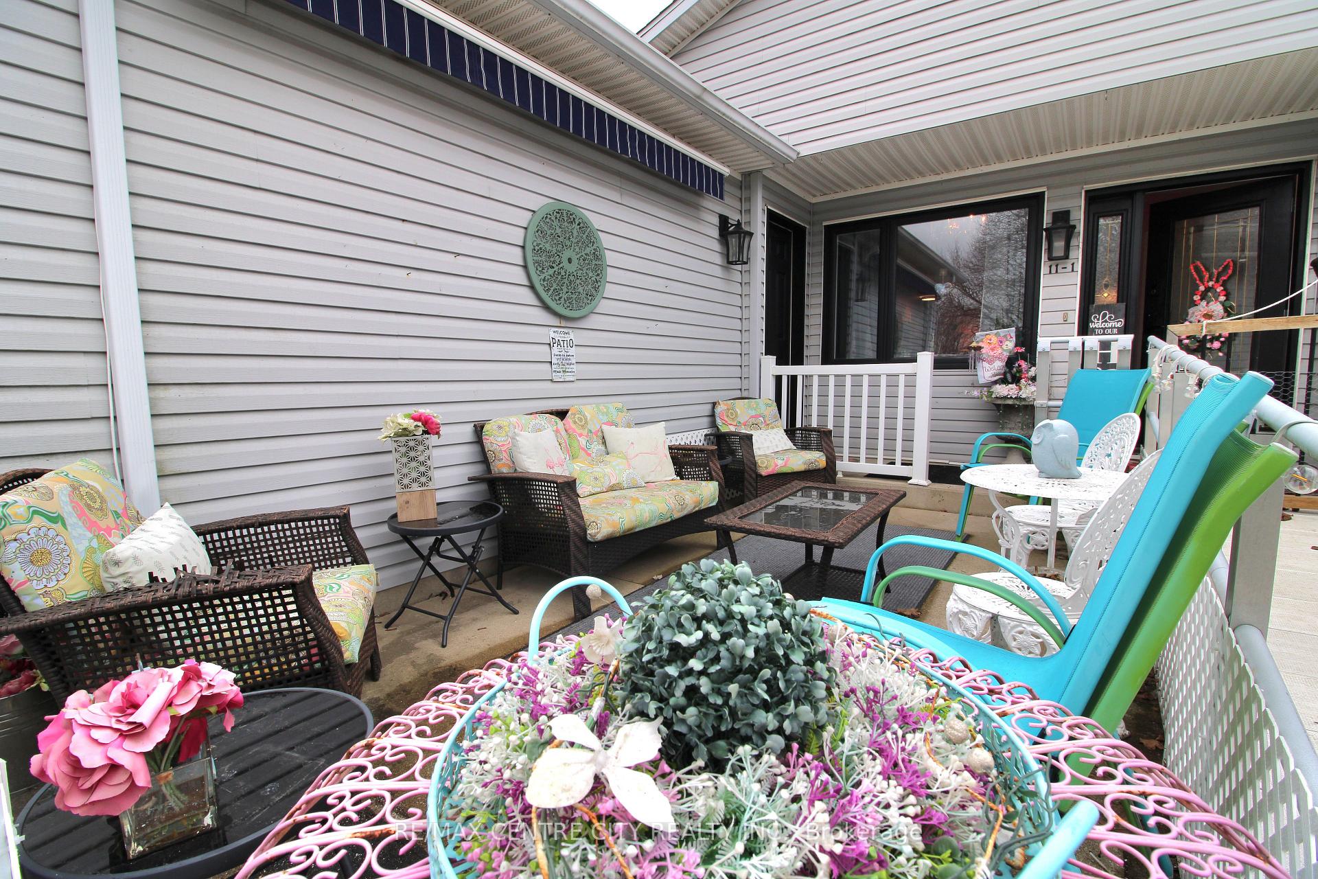 Photo 2 of 11 Stewart Street, Strathroy-Caradoc, SE — HOMEH