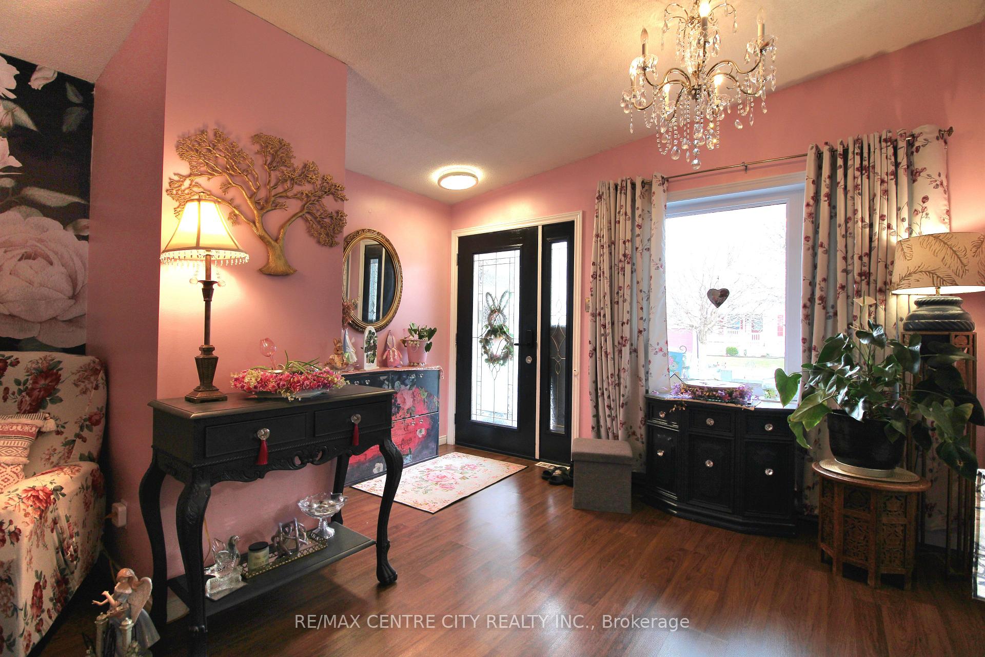 Photo 6 of 11 Stewart Street, Strathroy-Caradoc, SE — HOMEH