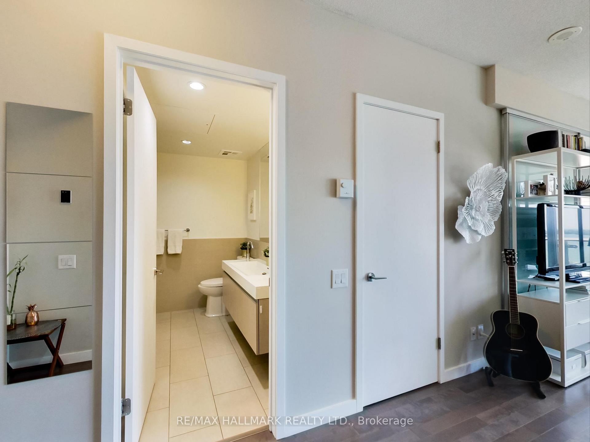 Photo 8 of Unit 1307, 70 Distillery Lane, Toronto, Waterfront Communities — HOMEH