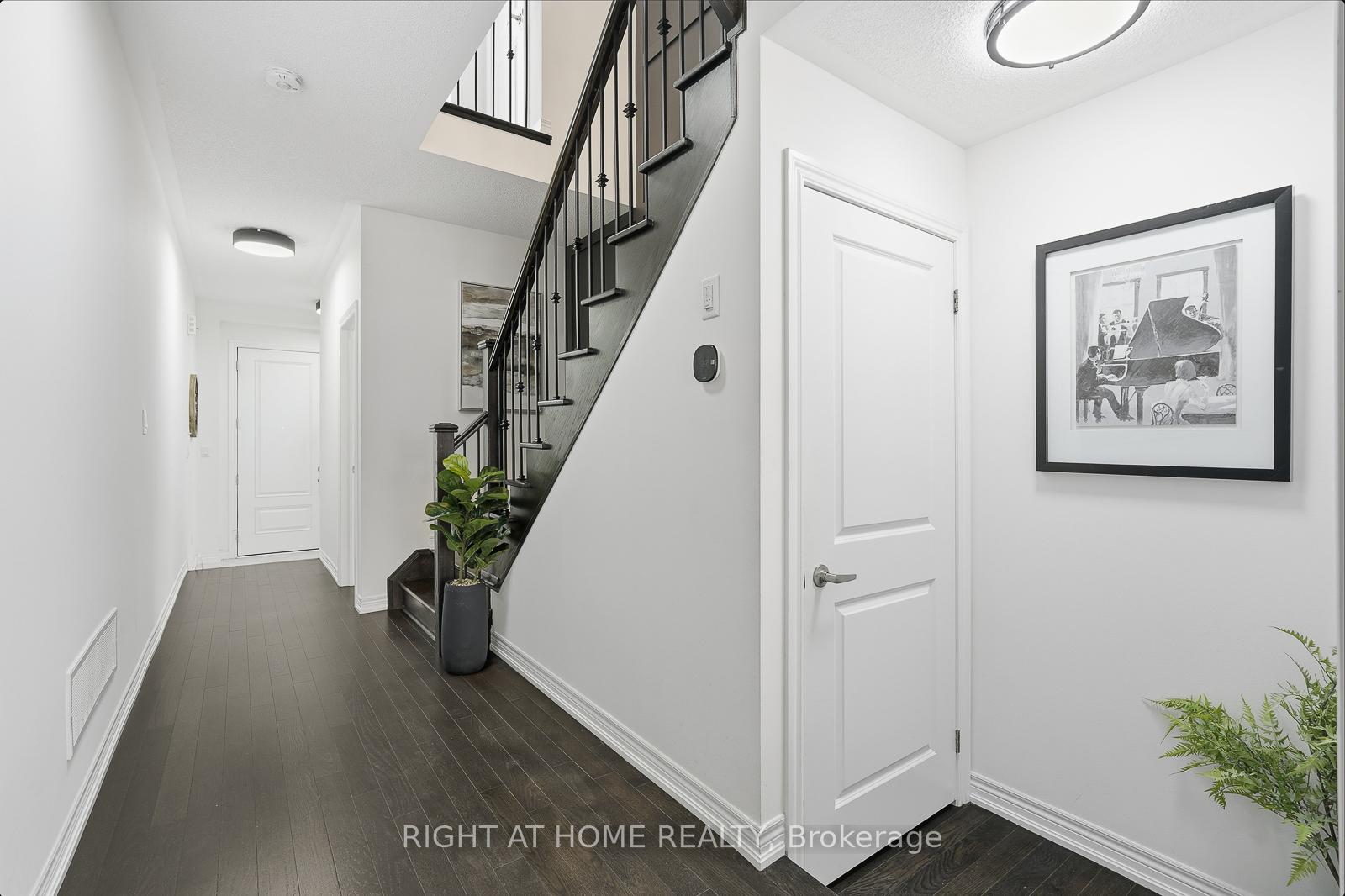 Photo 9 of 16 Angelfish Road, Brampton, Northwest Brampton — HOMEH