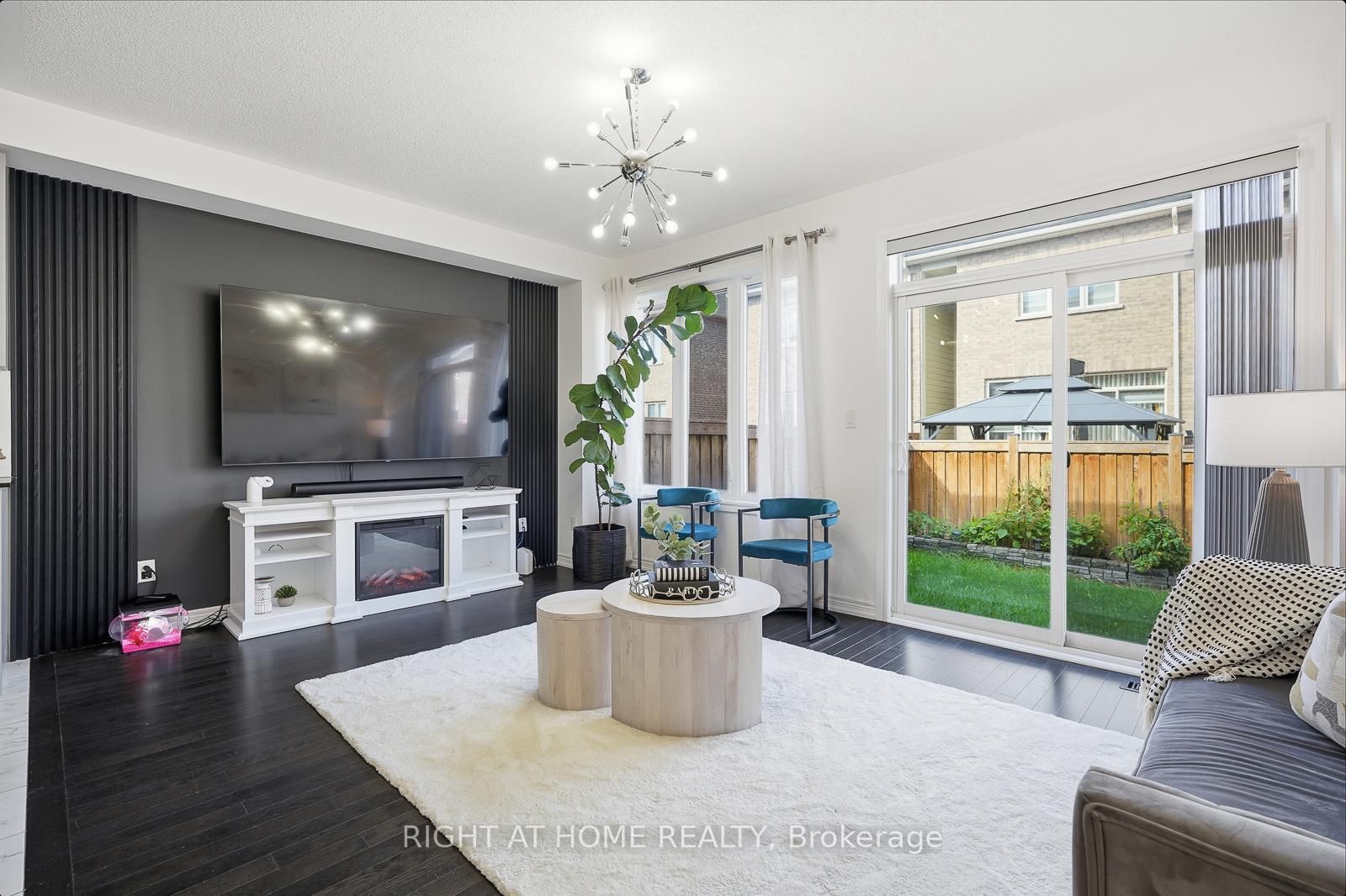 Photo 12 of 16 Angelfish Road, Brampton, Northwest Brampton — HOMEH