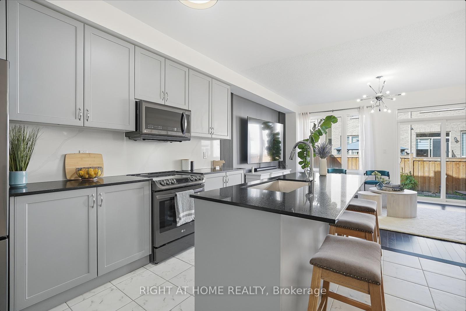 Photo 21 of 16 Angelfish Road, Brampton, Northwest Brampton — HOMEH