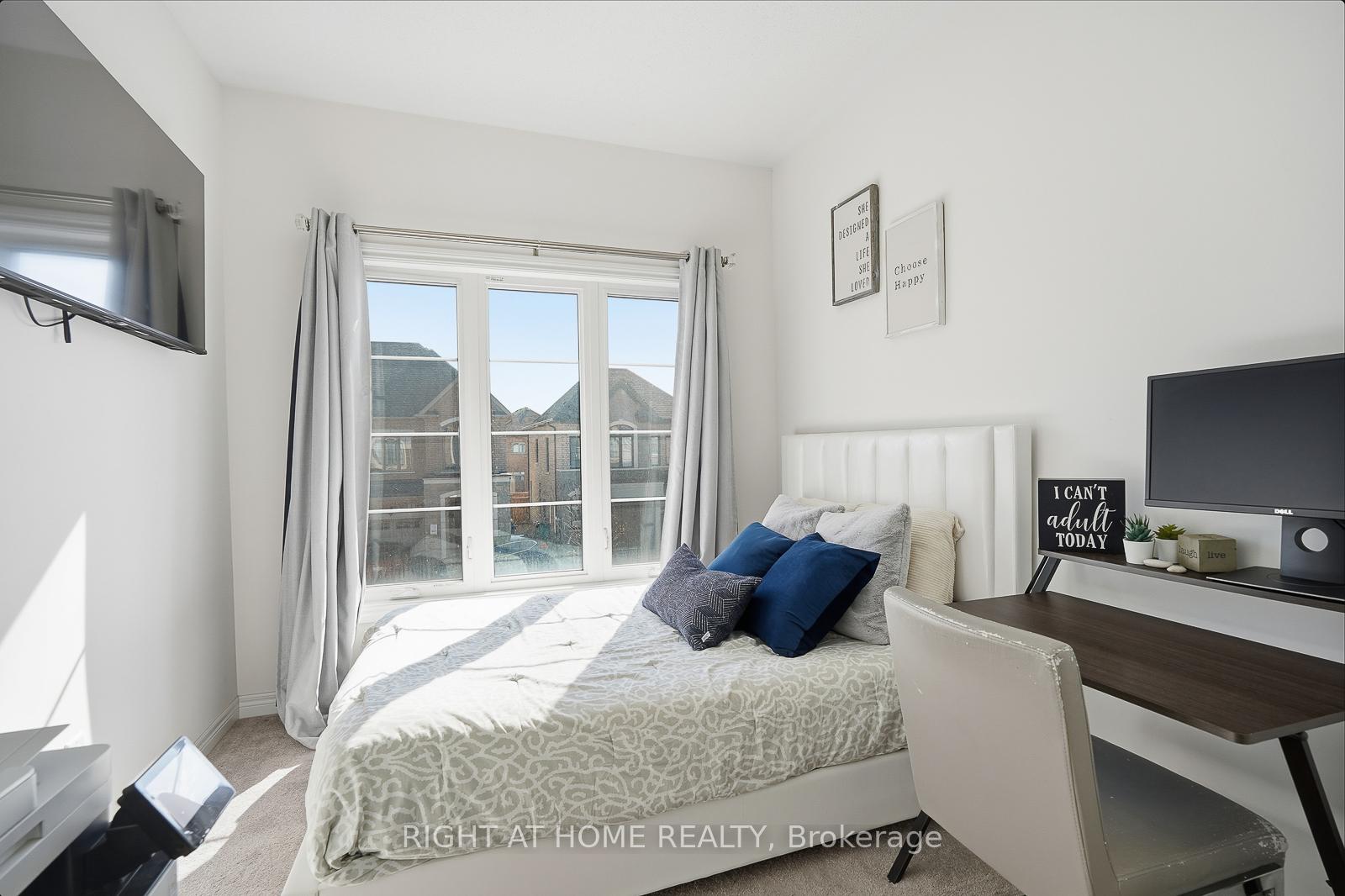 Photo 33 of 16 Angelfish Road, Brampton, Northwest Brampton — HOMEH