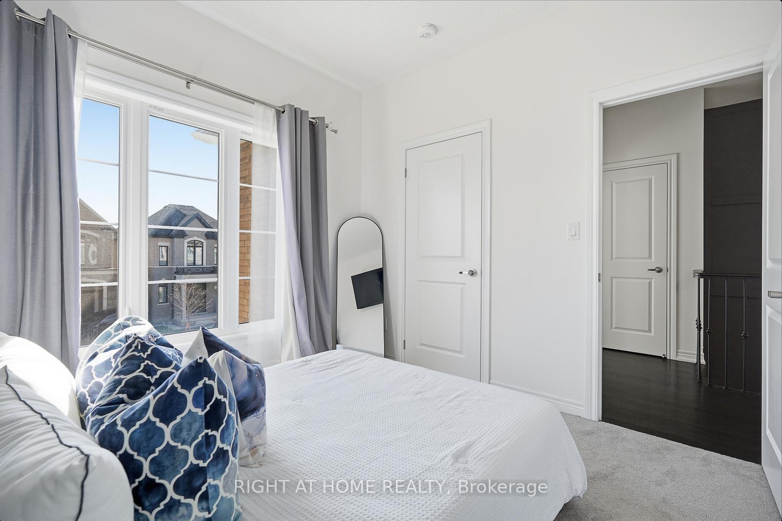 Photo 36 of 16 Angelfish Road, Brampton, Northwest Brampton — HOMEH