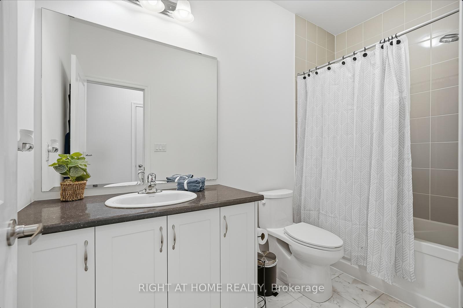 Photo 39 of 16 Angelfish Road, Brampton, Northwest Brampton — HOMEH