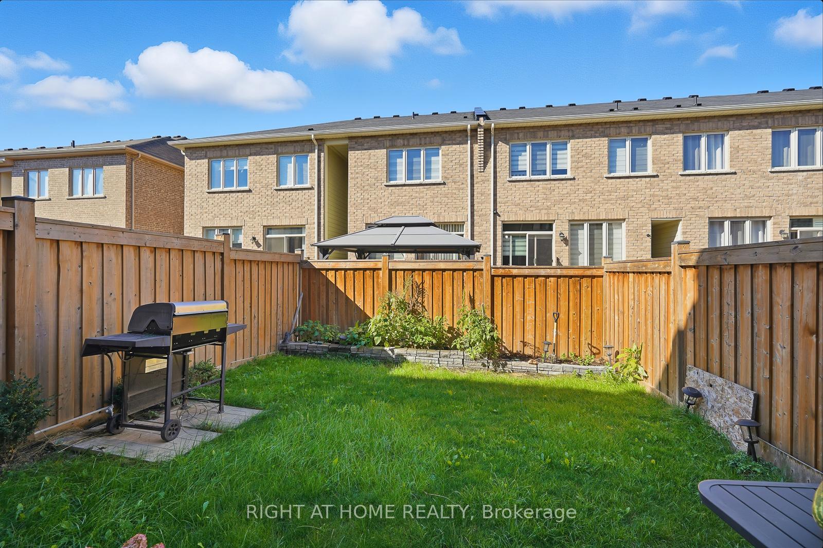 Photo 41 of 16 Angelfish Road, Brampton, Northwest Brampton — HOMEH