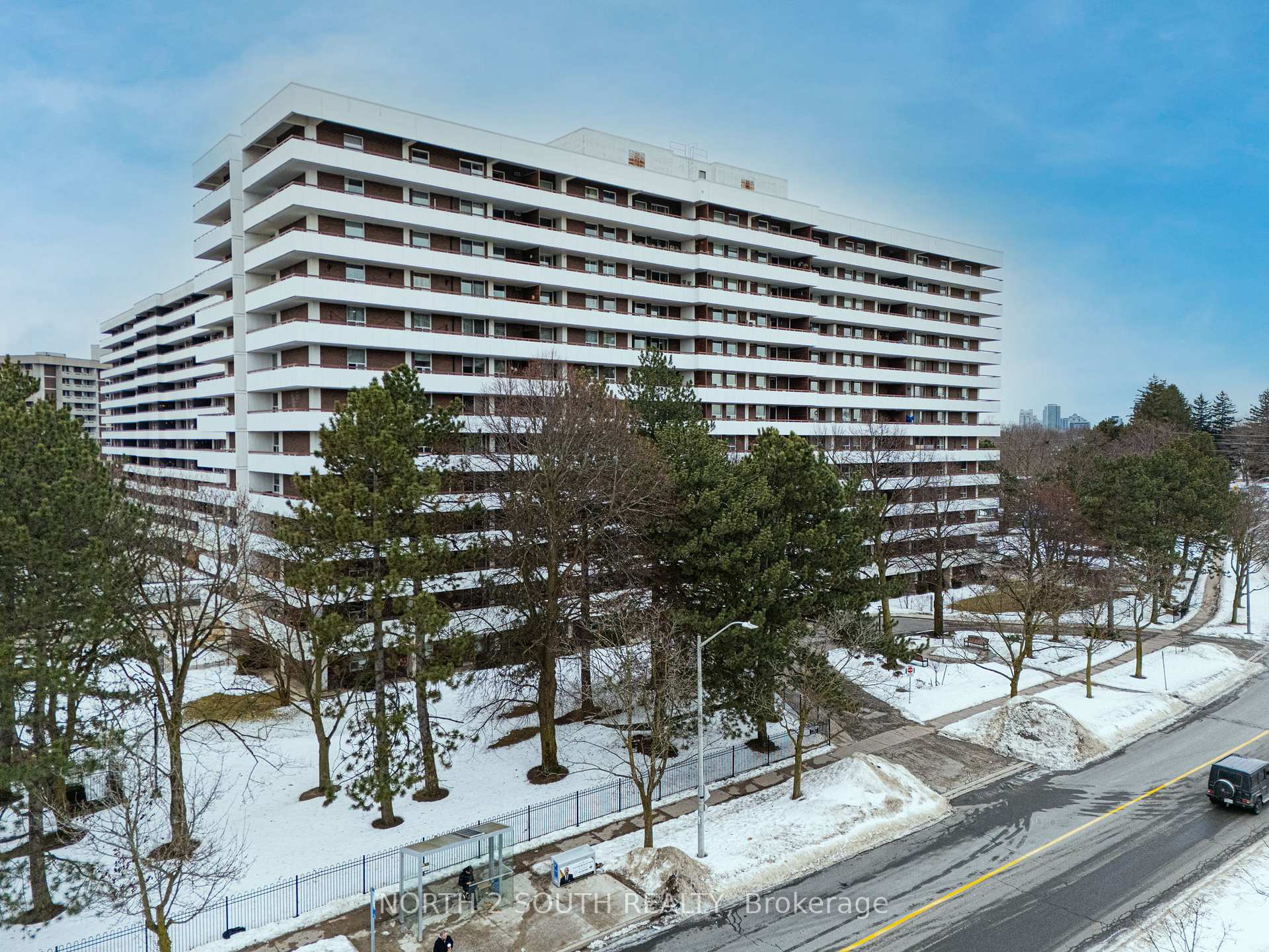 Front of Unit 703, 1 Royal Orchard Boulevard
