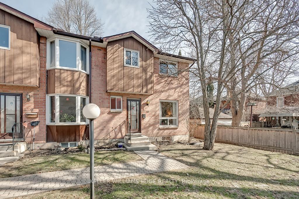 Front of Unit 10, 42 Brock Street S