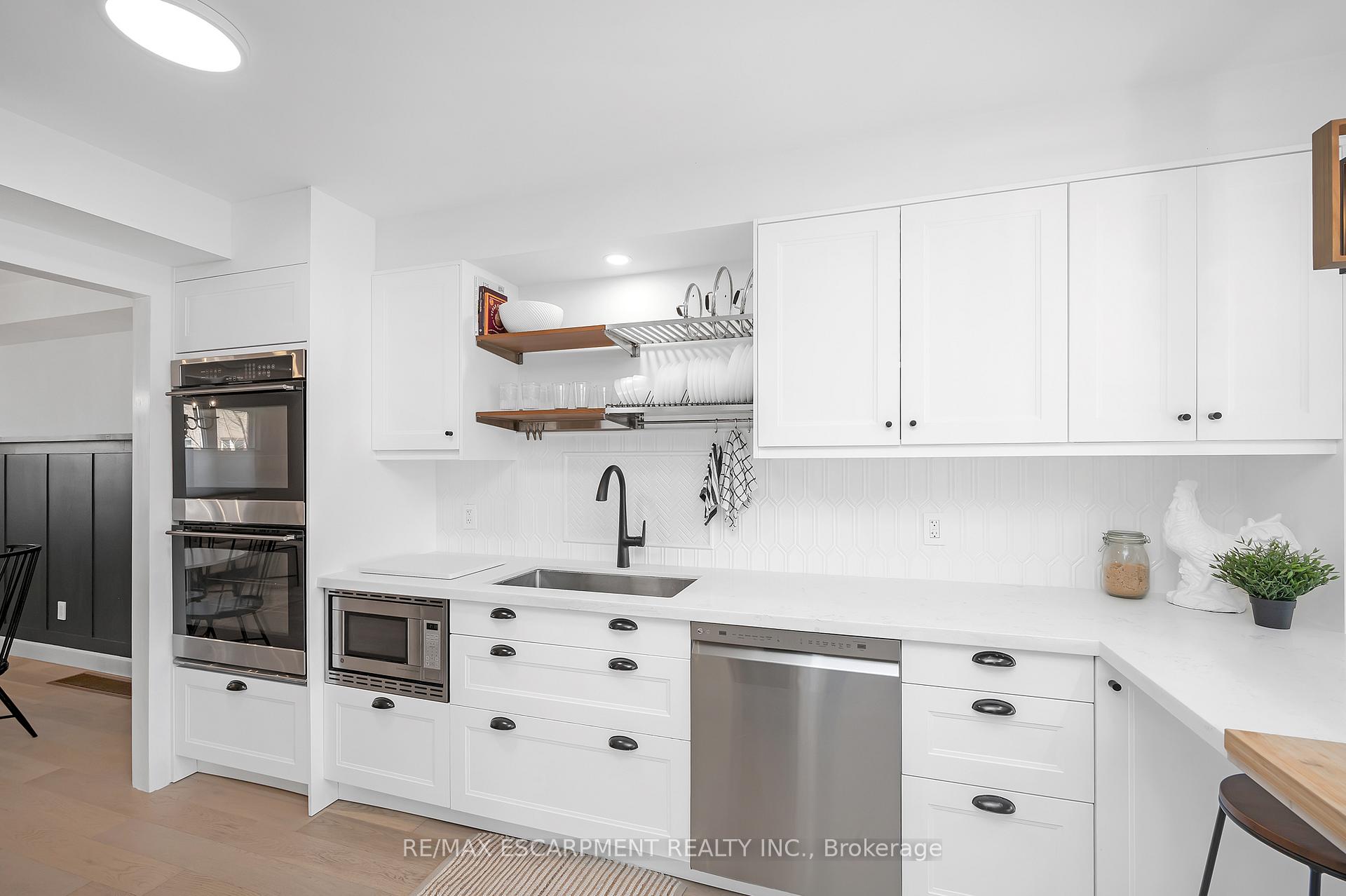 Photo 19 of Unit 64, 470 Beach Boulevard, Hamilton, Hamilton Beach — HOMEH