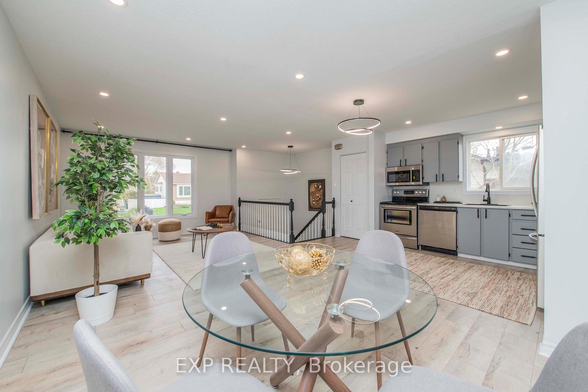 Photo 9 of 15 Kadeer Way, Ottawa, Barrhaven - Knollsbrook — HOMEH