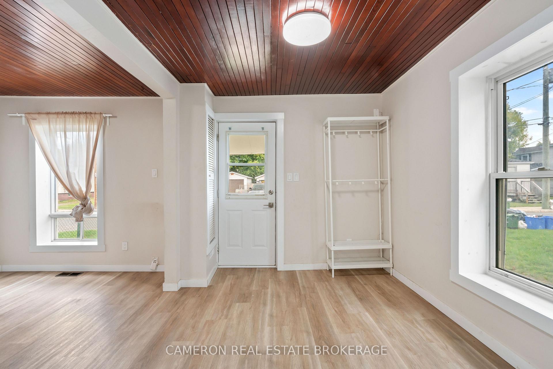 Photo 8 of 37 Cartier Avenue, Cornwall — HOMEH