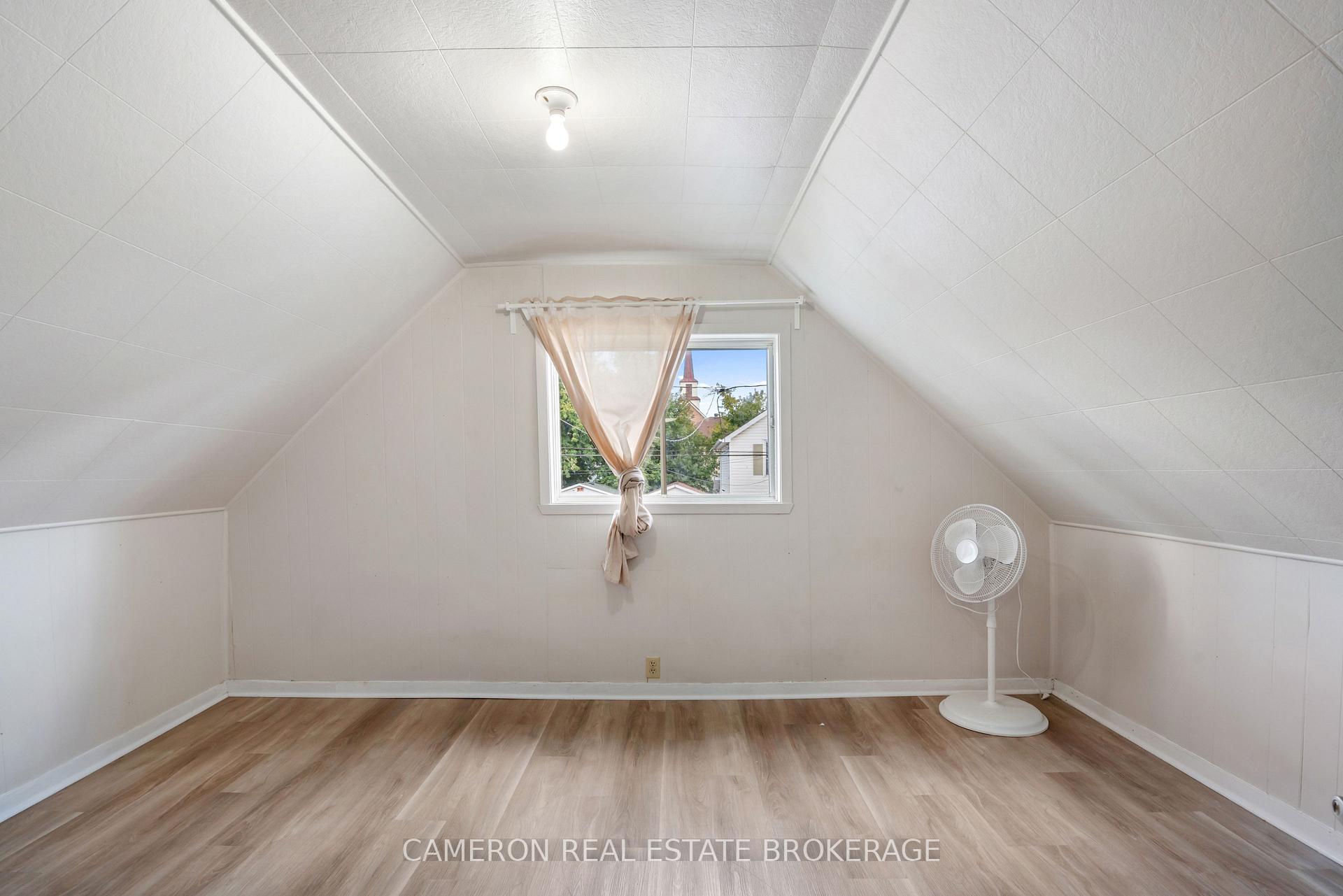 Photo 19 of 37 Cartier Avenue, Cornwall — HOMEH