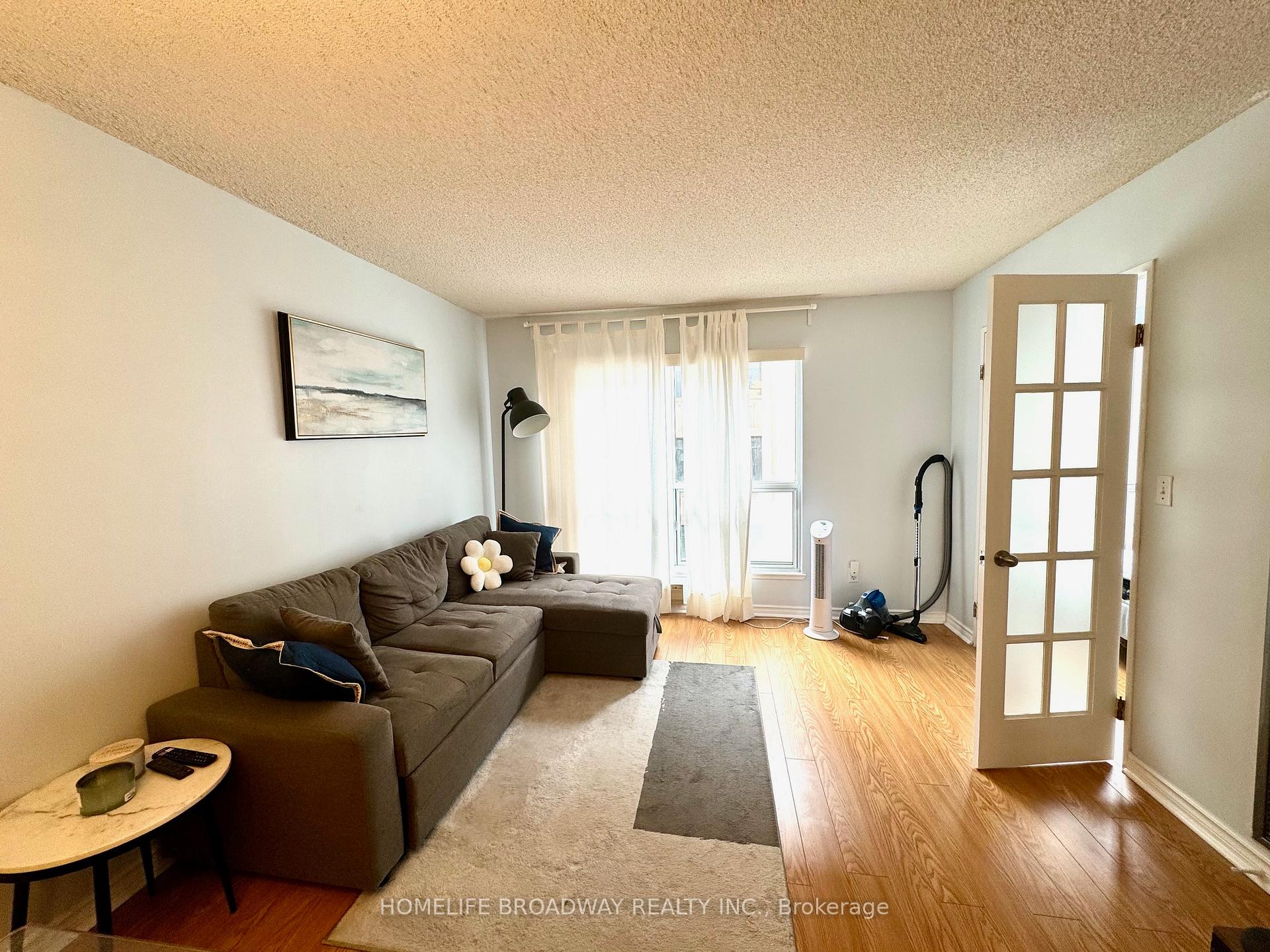 Photo 3 of Unit 809, 7 Carlton Street, Toronto, Church-Yonge Corridor — HOMEH
