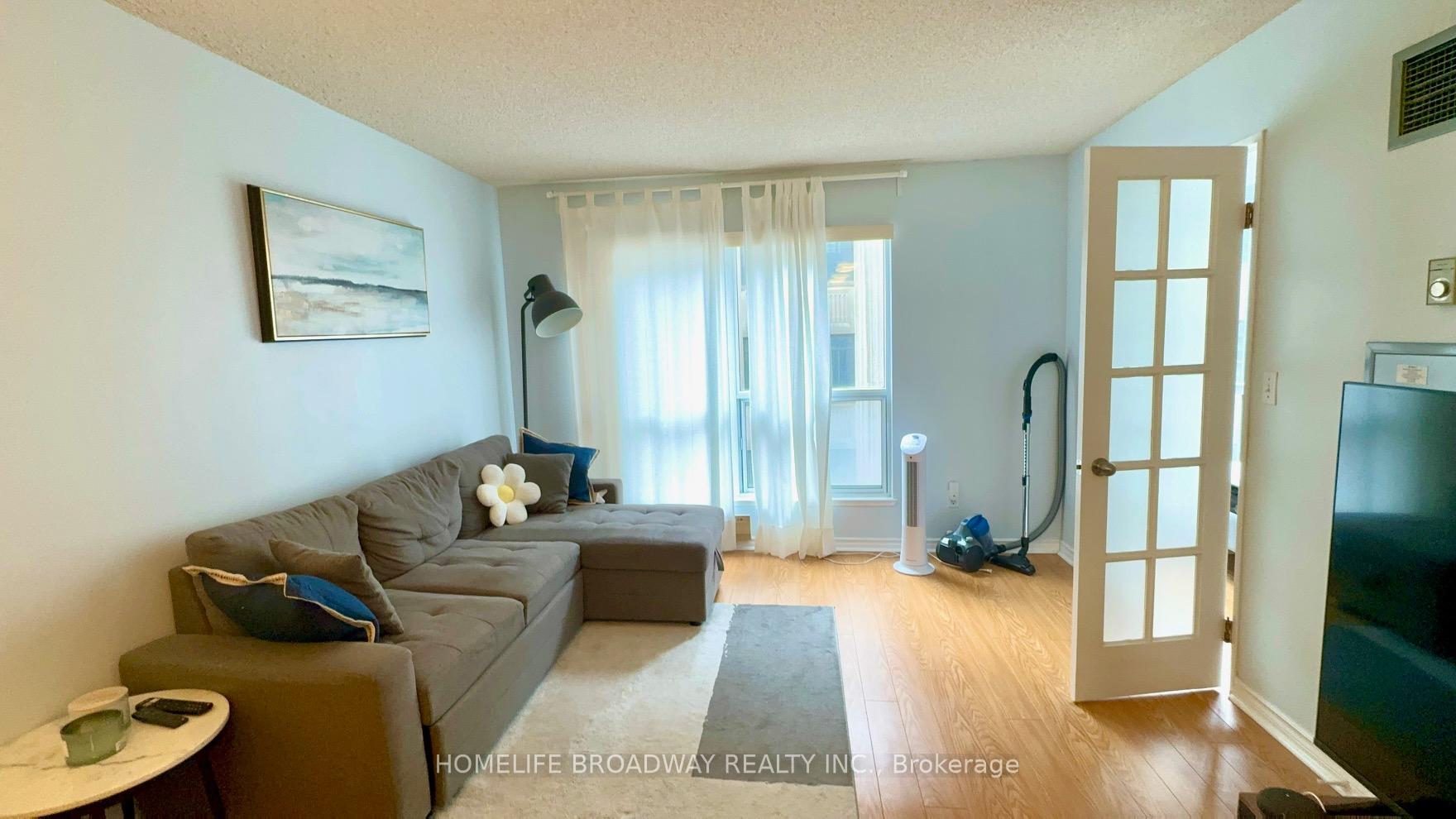 Photo 4 of Unit 809, 7 Carlton Street, Toronto, Church-Yonge Corridor — HOMEH