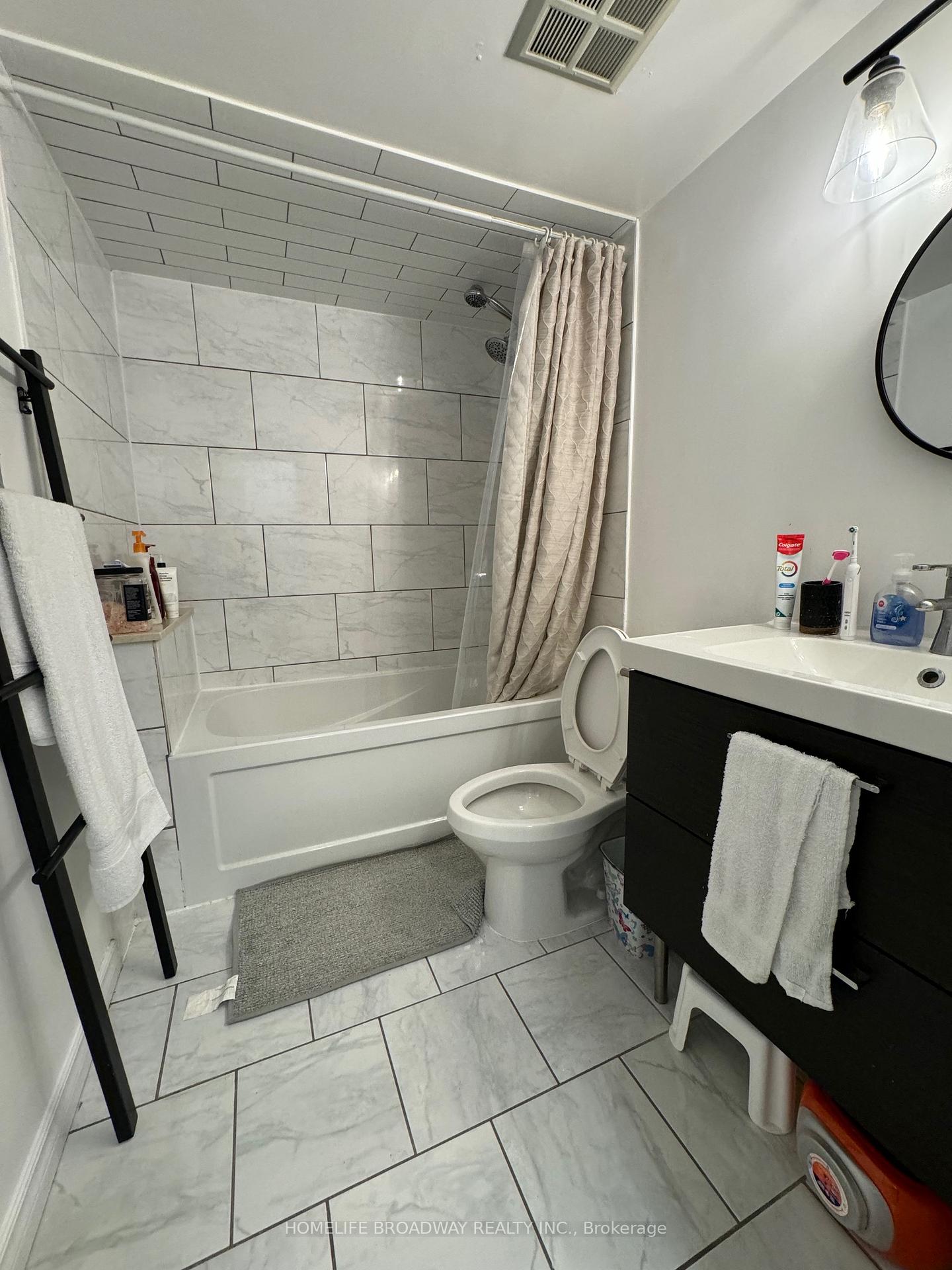 Photo 14 of Unit 809, 7 Carlton Street, Toronto, Church-Yonge Corridor — HOMEH