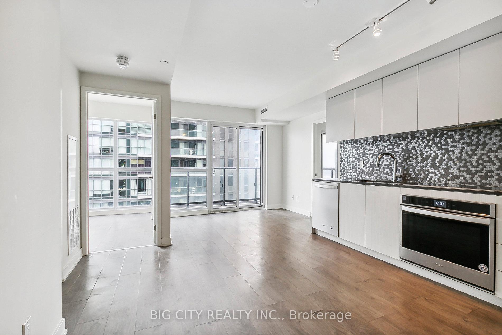 Photo 11 of Unit 1403, 2 Sonic Way, Toronto, Flemingdon Park — HOMEH