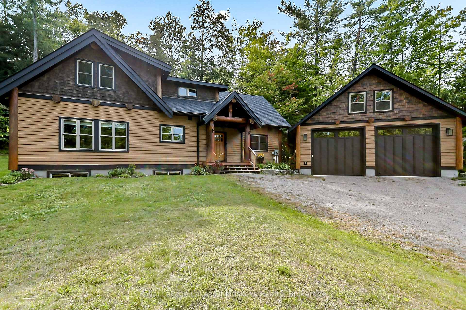 Photo 2 of 465 Alexander Street, Gravenhurst, Muskoka (S) — HOMEH