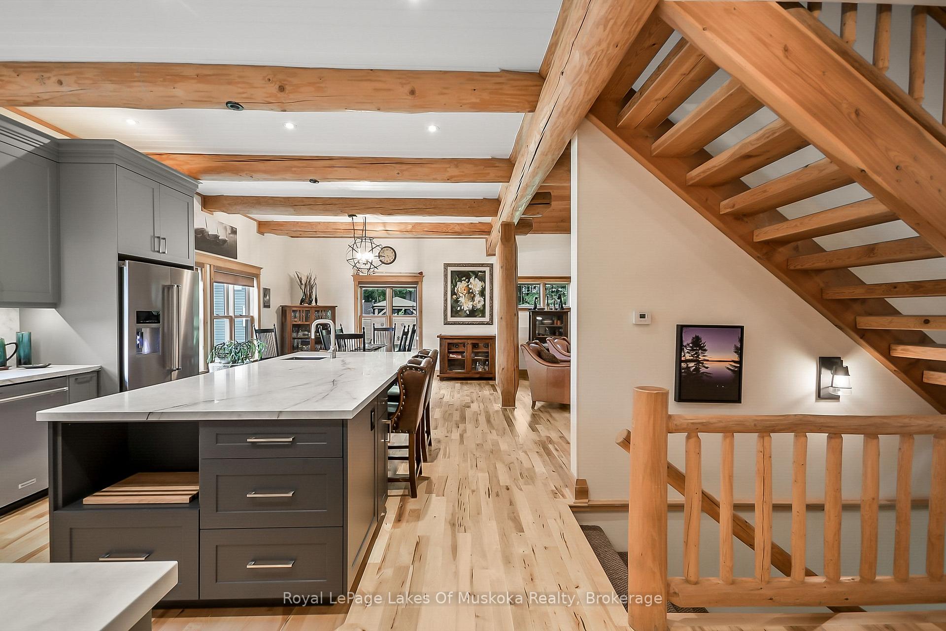Photo 10 of 465 Alexander Street, Gravenhurst, Muskoka (S) — HOMEH
