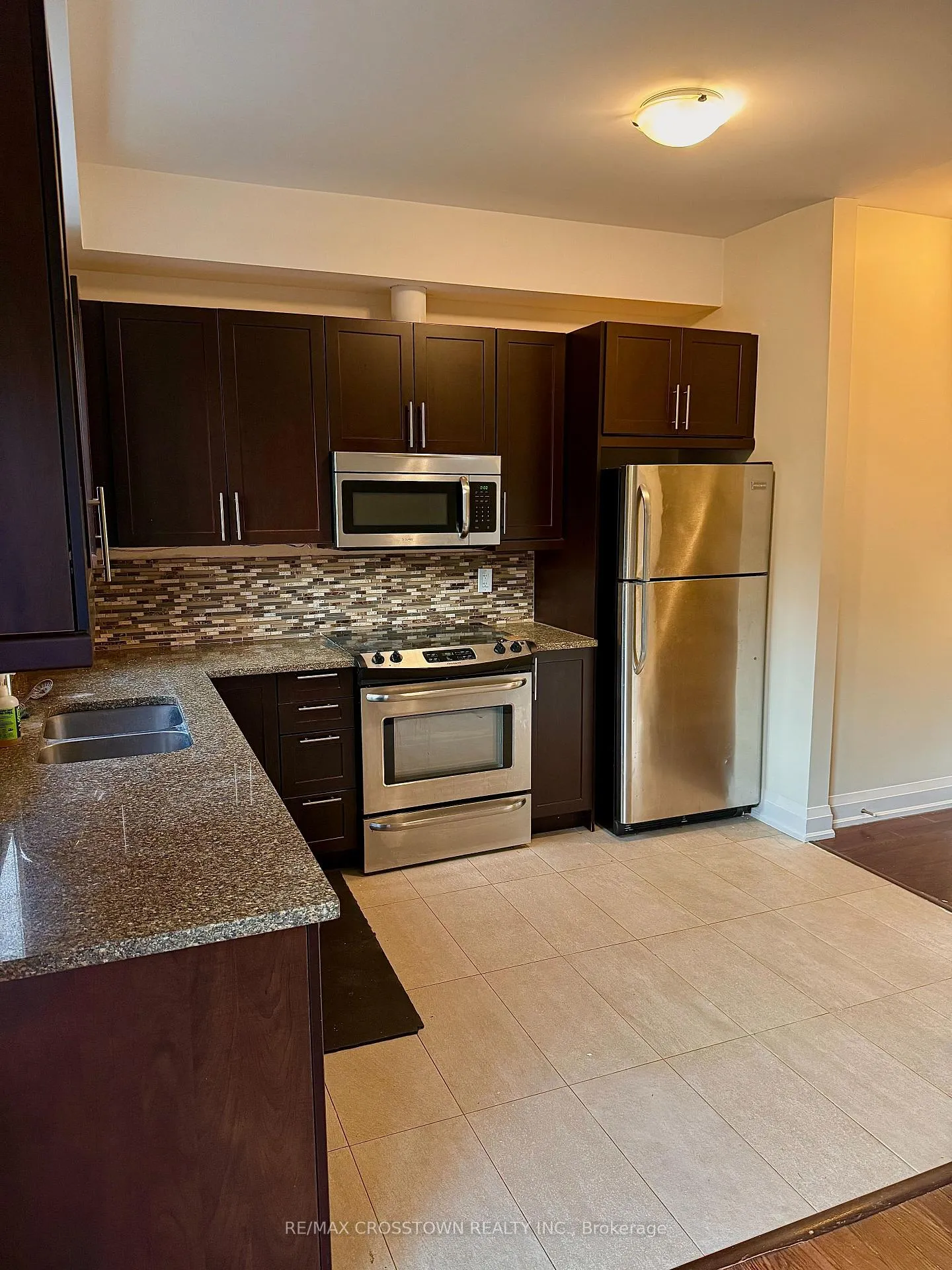 Photo 5 of Unit 5, 376 Blake Street, Barrie, Codrington — HOMEH