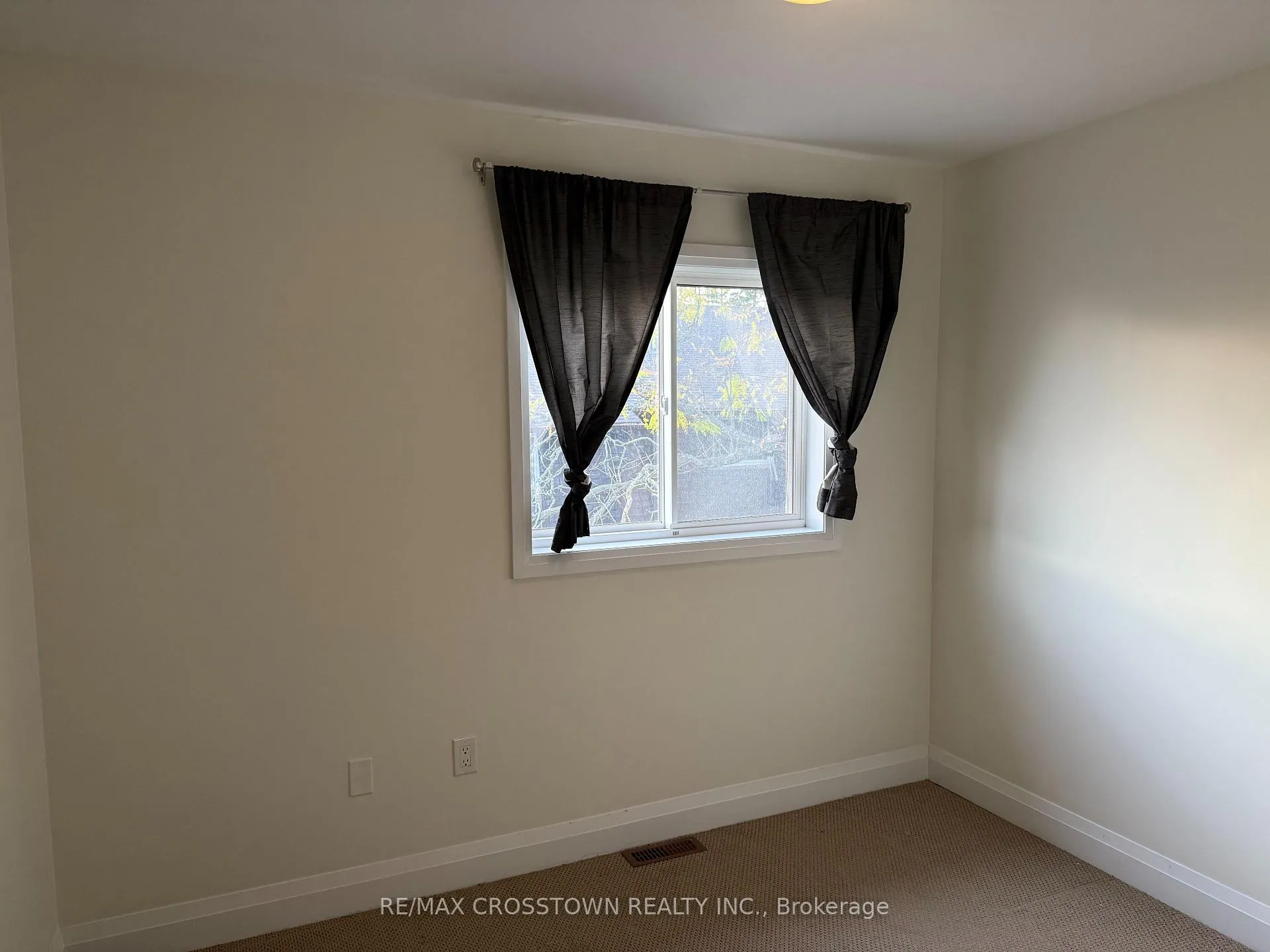 Photo 10 of Unit 5, 376 Blake Street, Barrie, Codrington — HOMEH