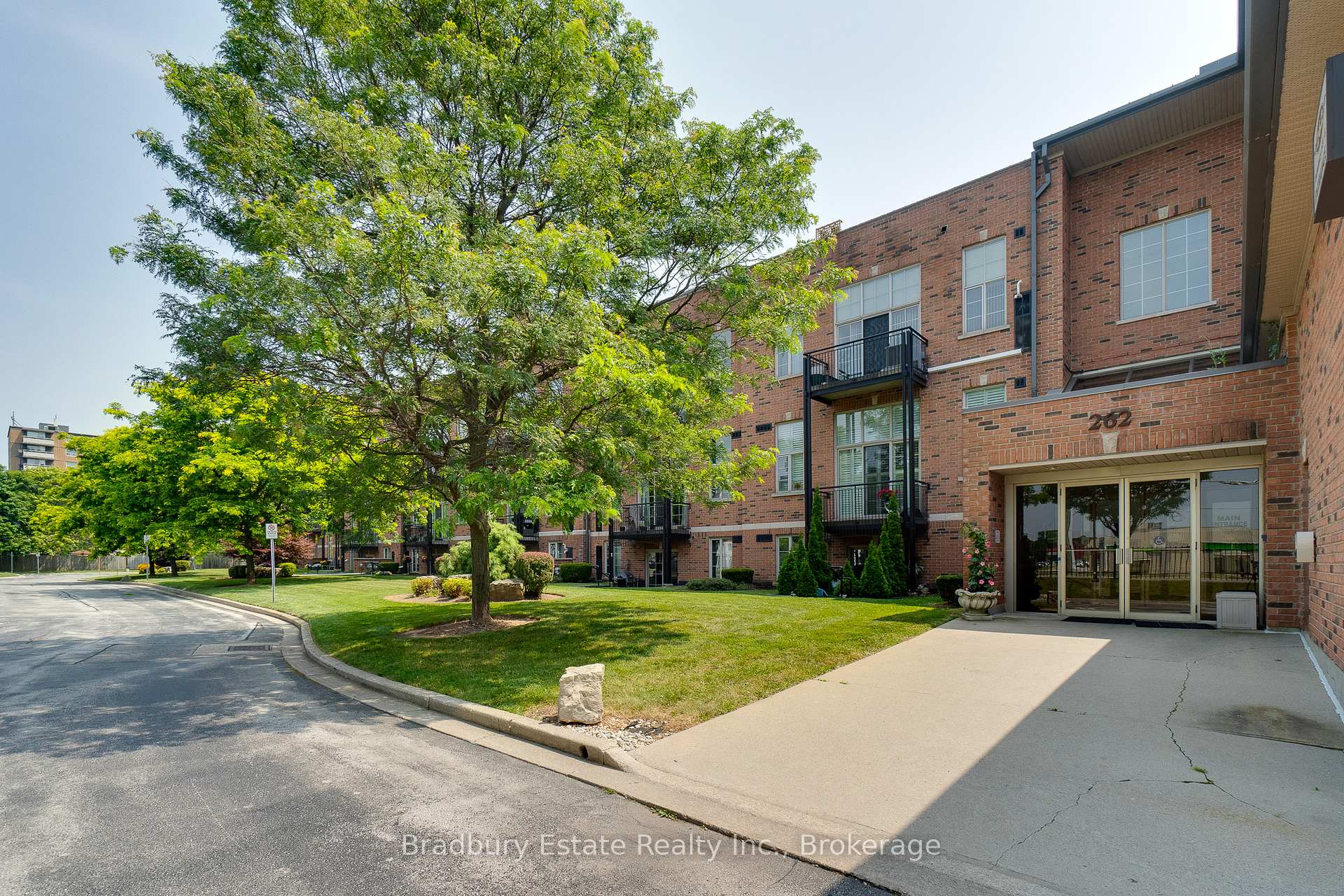 Photo 2 of Unit 317, 262 Dundas Street E, Hamilton, Waterdown — HOMEH