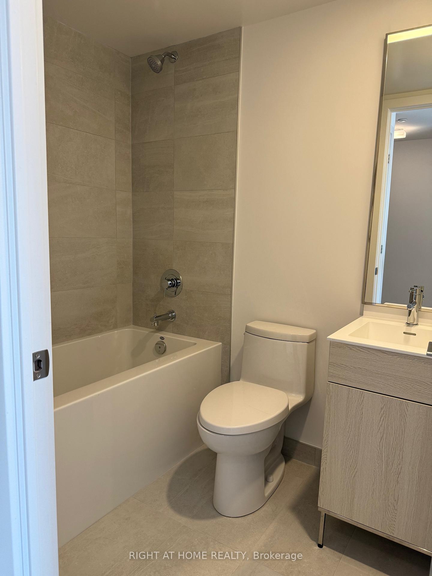 Photo 7 of Unit 826, 28 Eastern Avenue, Toronto, Moss Park — HOMEH