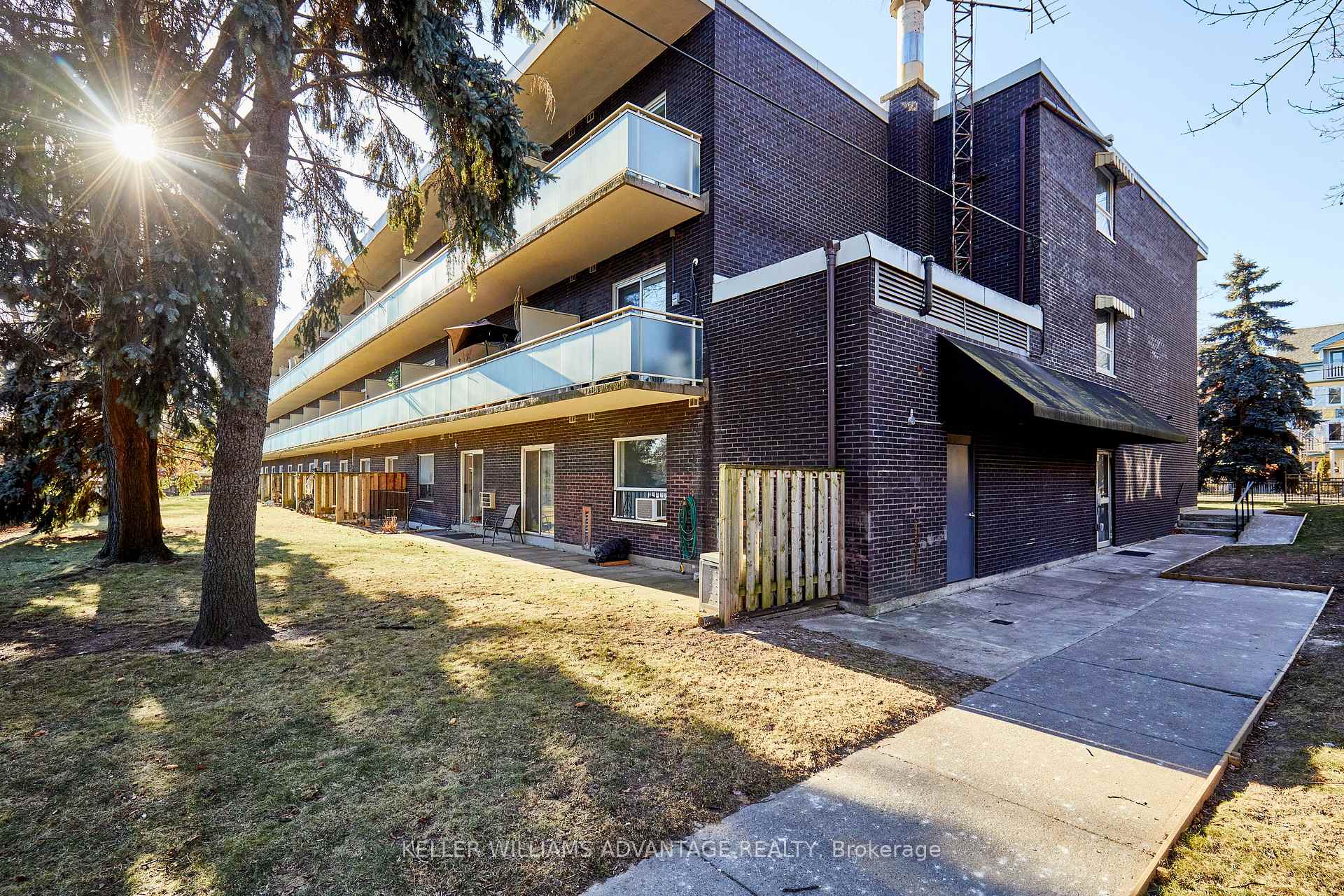 Front of Unit 212, 123 Woodbine Avenue