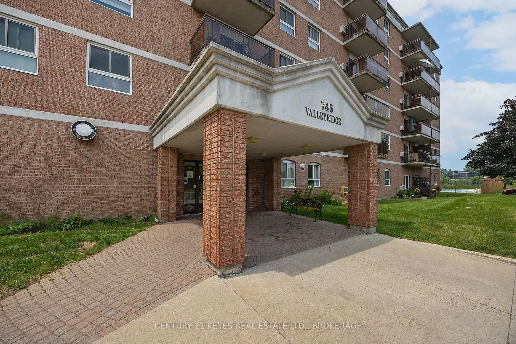 Photo 3 of Unit 511, 745 Davis Drive, Kingston, East Gardiners Rd — HOMEH