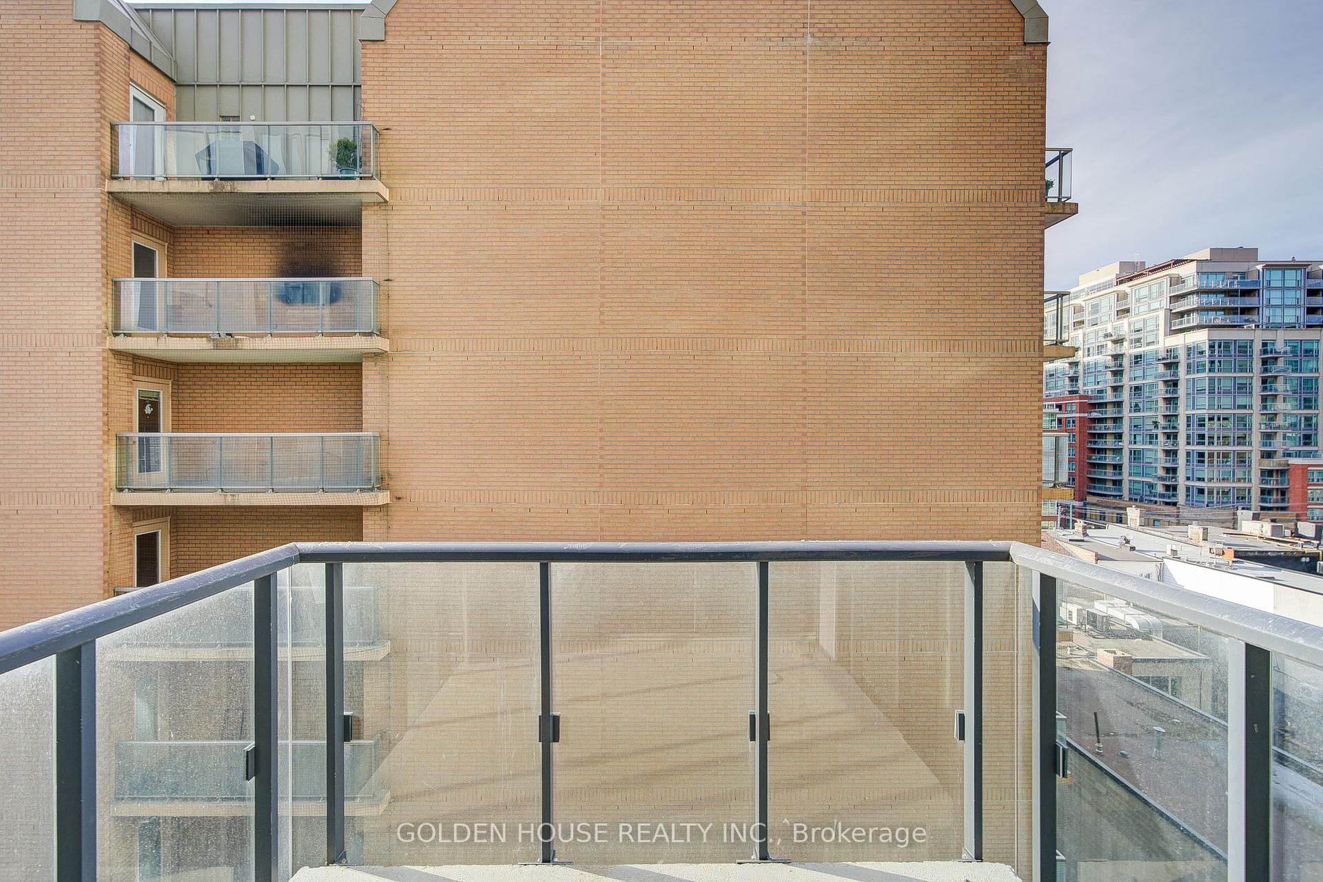 Photo 3 of Unit 708, 158 Front Street E, Toronto, Moss Park — HOMEH