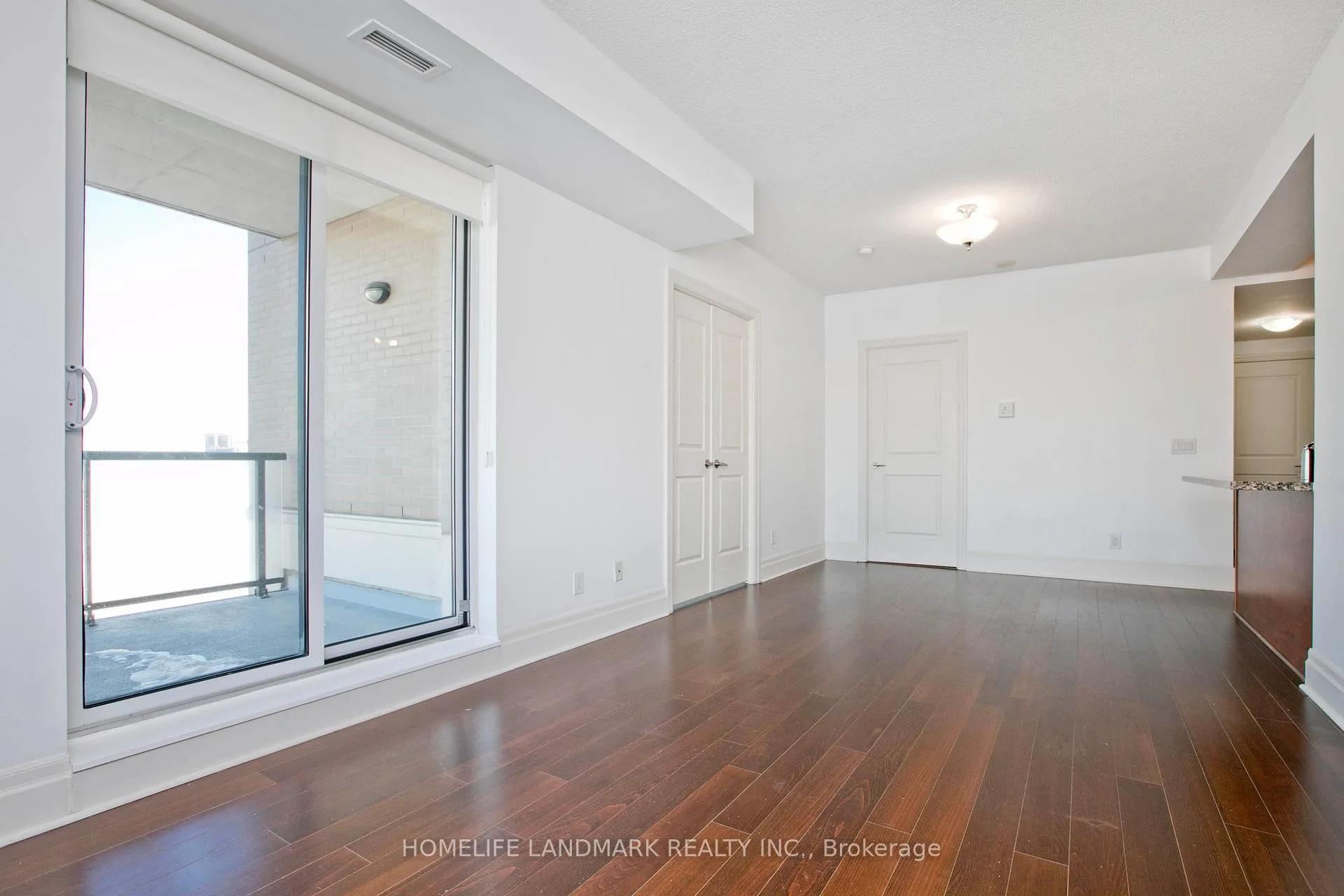 Photo 8 of Unit 307, 151 Upper Duke Crescent, Markham, Unionville — HOMEH
