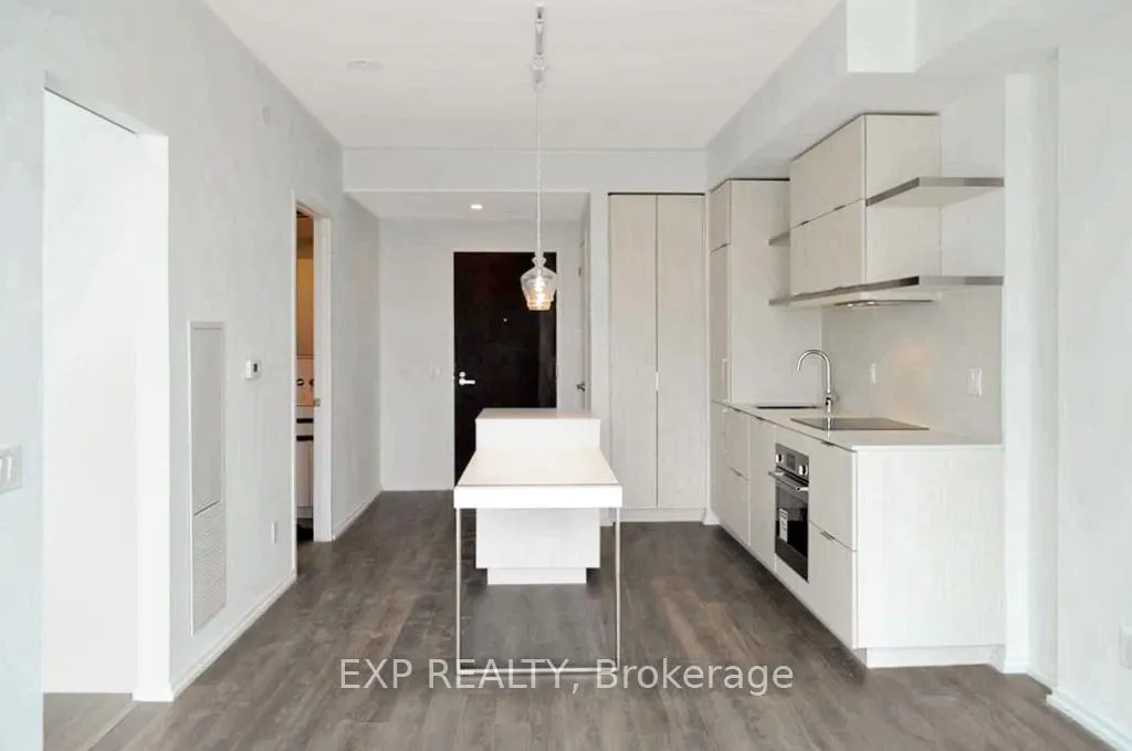 Front of Unit 3107, 197 Yonge Street