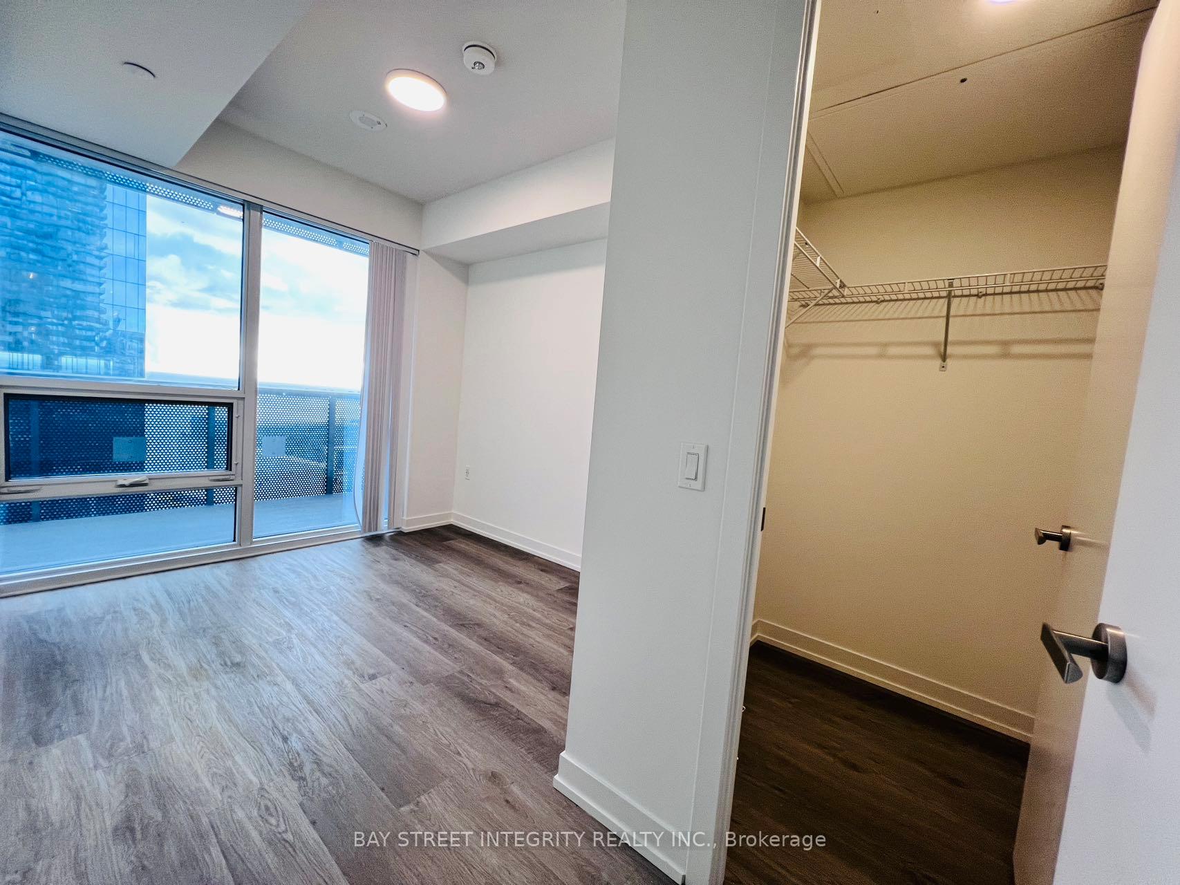 Photo 3 of Unit 2709, 55 Cooper Street, Toronto, Waterfront Communities — HOMEH