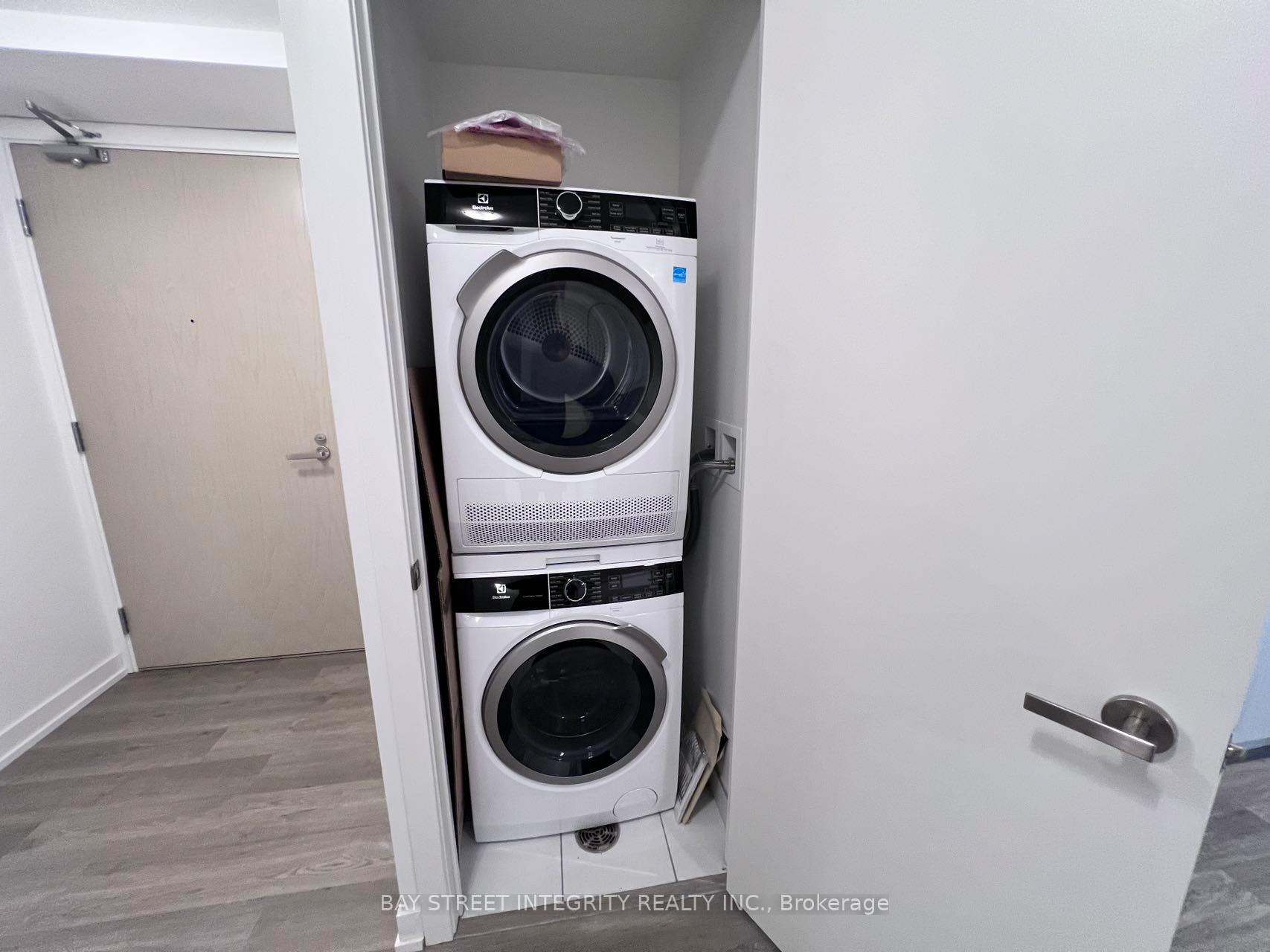Photo 8 of Unit 2709, 55 Cooper Street, Toronto, Waterfront Communities — HOMEH