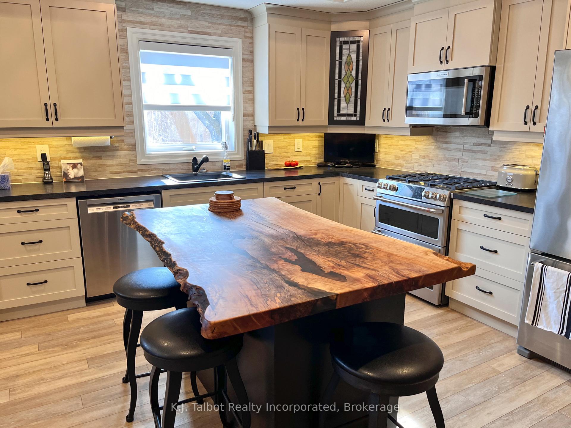 Photo 14 of Unit 28, 43 Fairhaven Lane, Goderich, Goderich (Town) — HOMEH