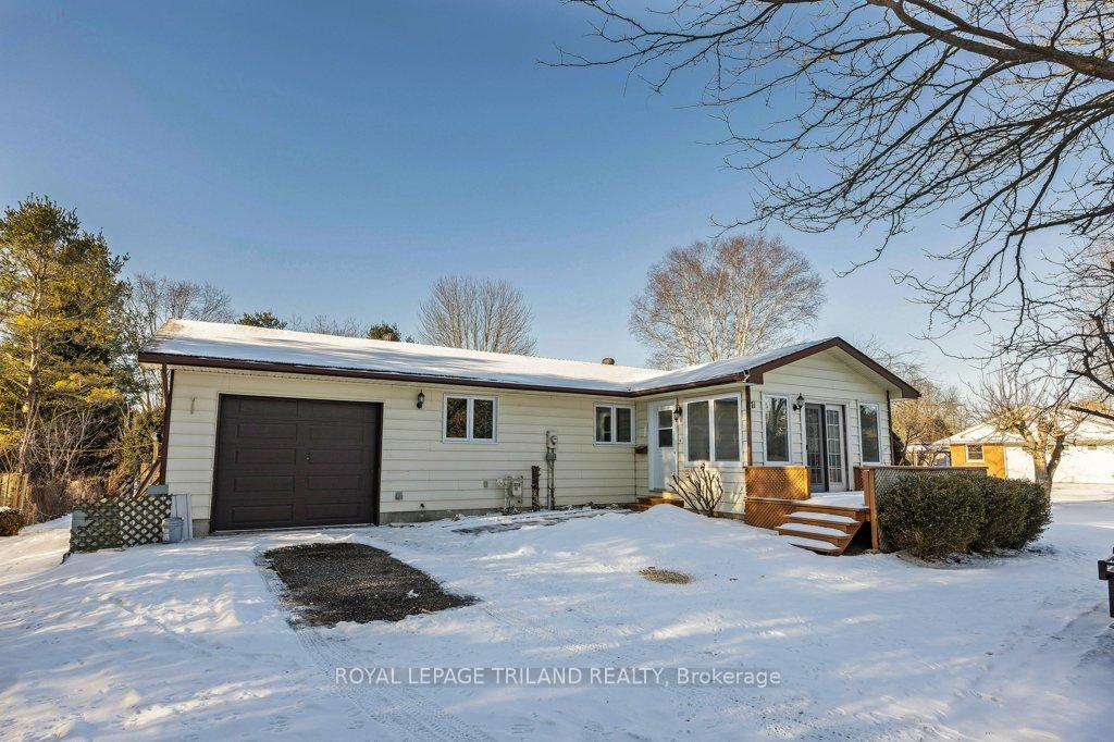 Photo 2 of 9357 Currie Road, Dutton/Dunwich, Wallacetown — HOMEH