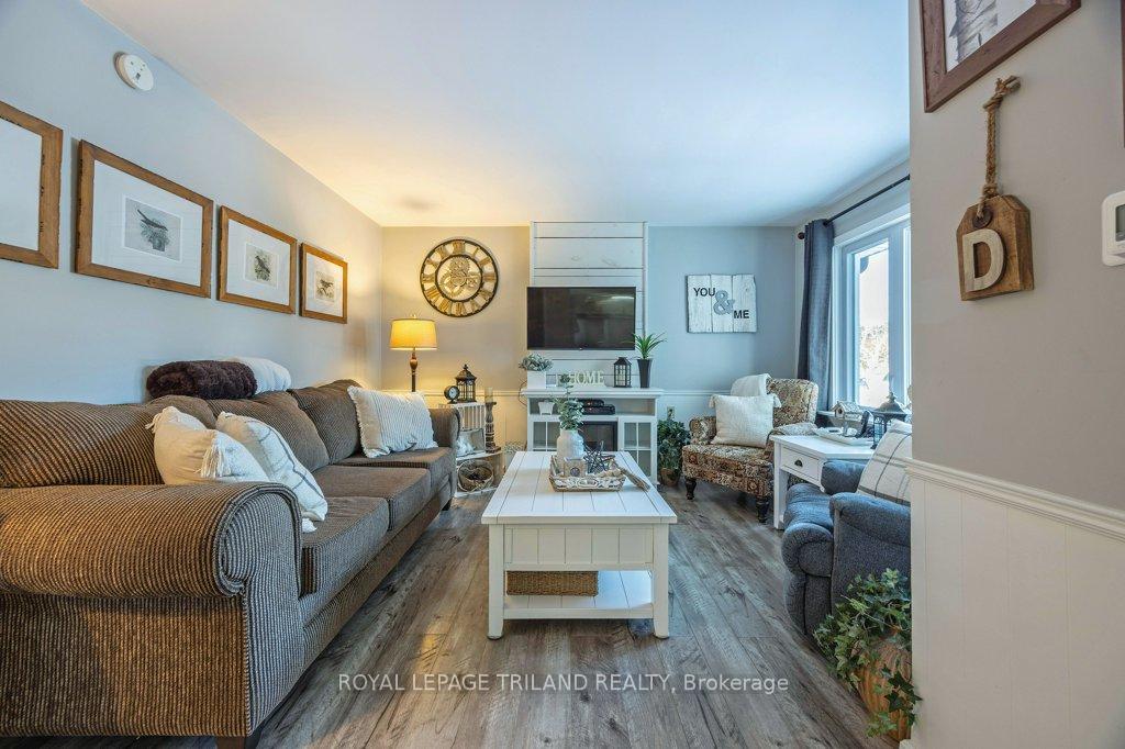 Photo 13 of 9357 Currie Road, Dutton/Dunwich, Wallacetown — HOMEH