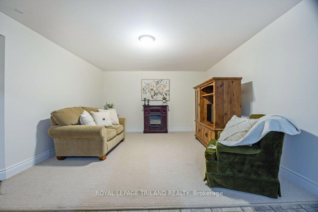 Photo 28 of 9357 Currie Road, Dutton/Dunwich, Wallacetown — HOMEH