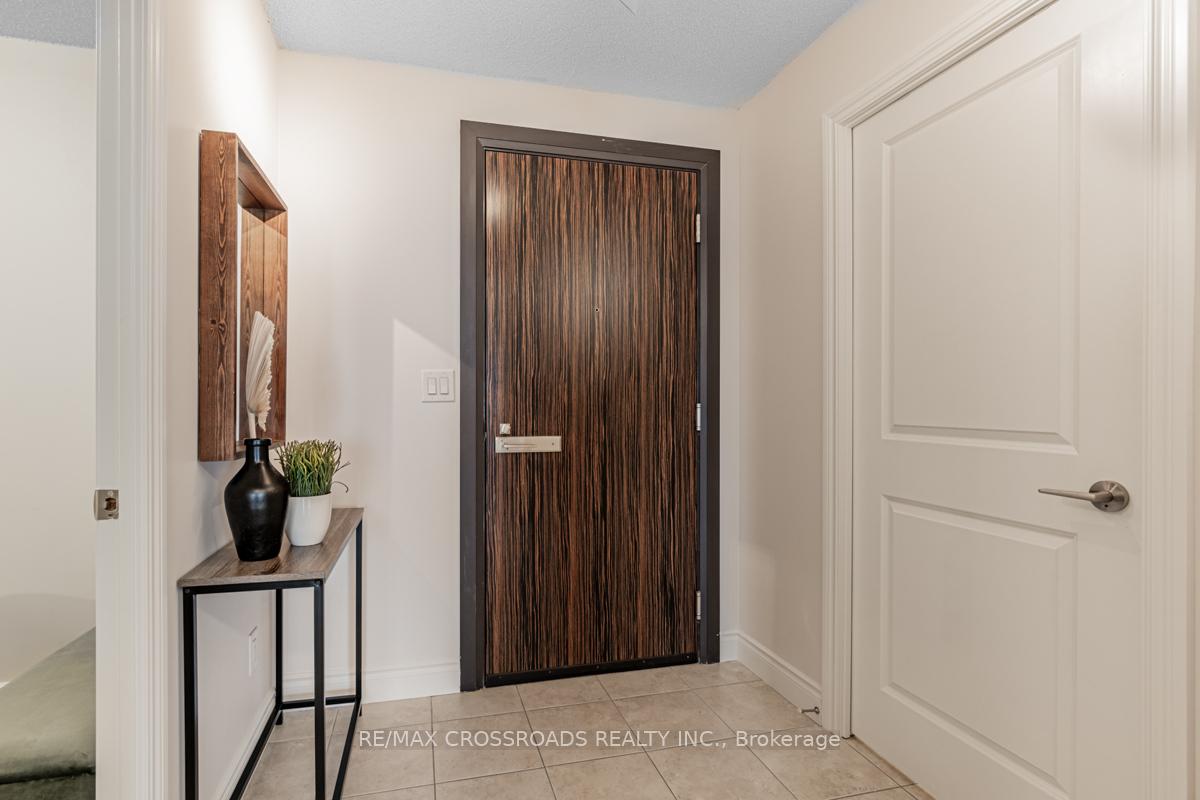 Photo 4 of Unit 909, 253 South Park Road, Markham, Commerce Valley — HOMEH