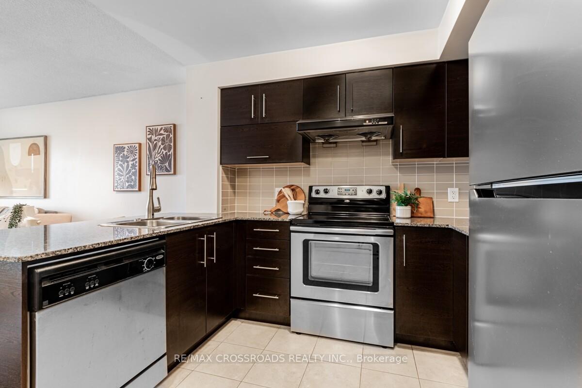 Photo 6 of Unit 909, 253 South Park Road, Markham, Commerce Valley — HOMEH