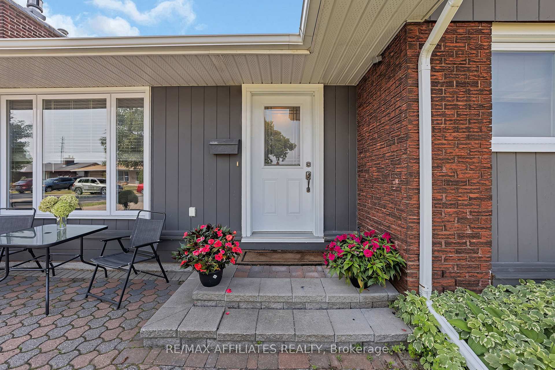 Photo 2 of 11 Tripp Crescent, Ottawa, Barrhaven - Pheasant Run — HOMEH