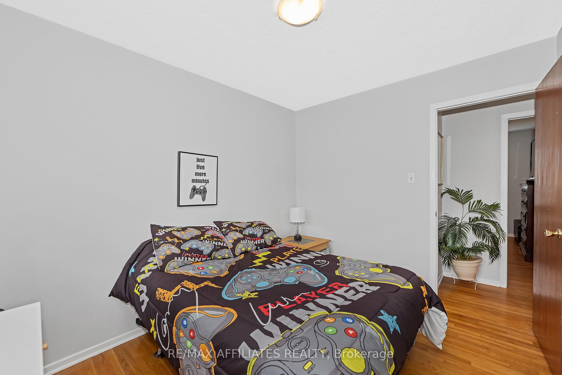 Photo 15 of 11 Tripp Crescent, Ottawa, Barrhaven - Pheasant Run — HOMEH