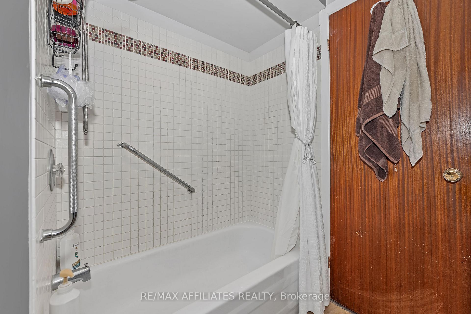 Photo 18 of 11 Tripp Crescent, Ottawa, Barrhaven - Pheasant Run — HOMEH